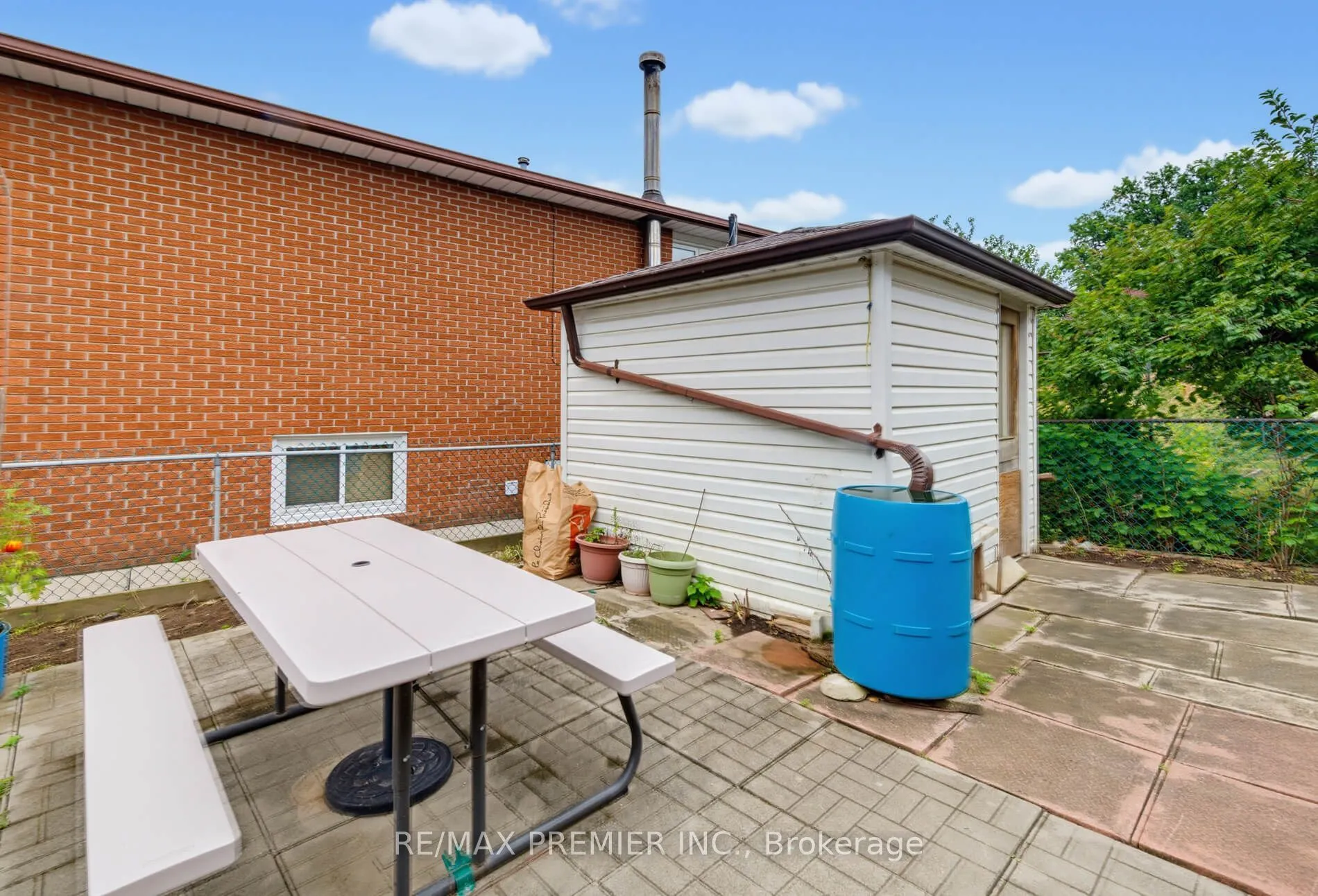 27 Whitfield Avenue