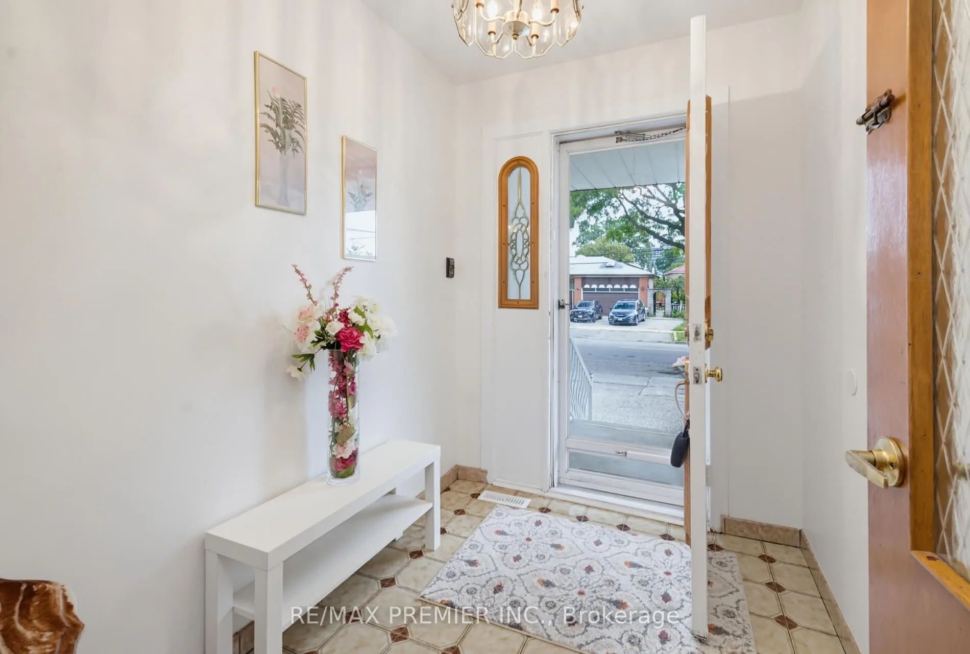 27 Whitfield Avenue