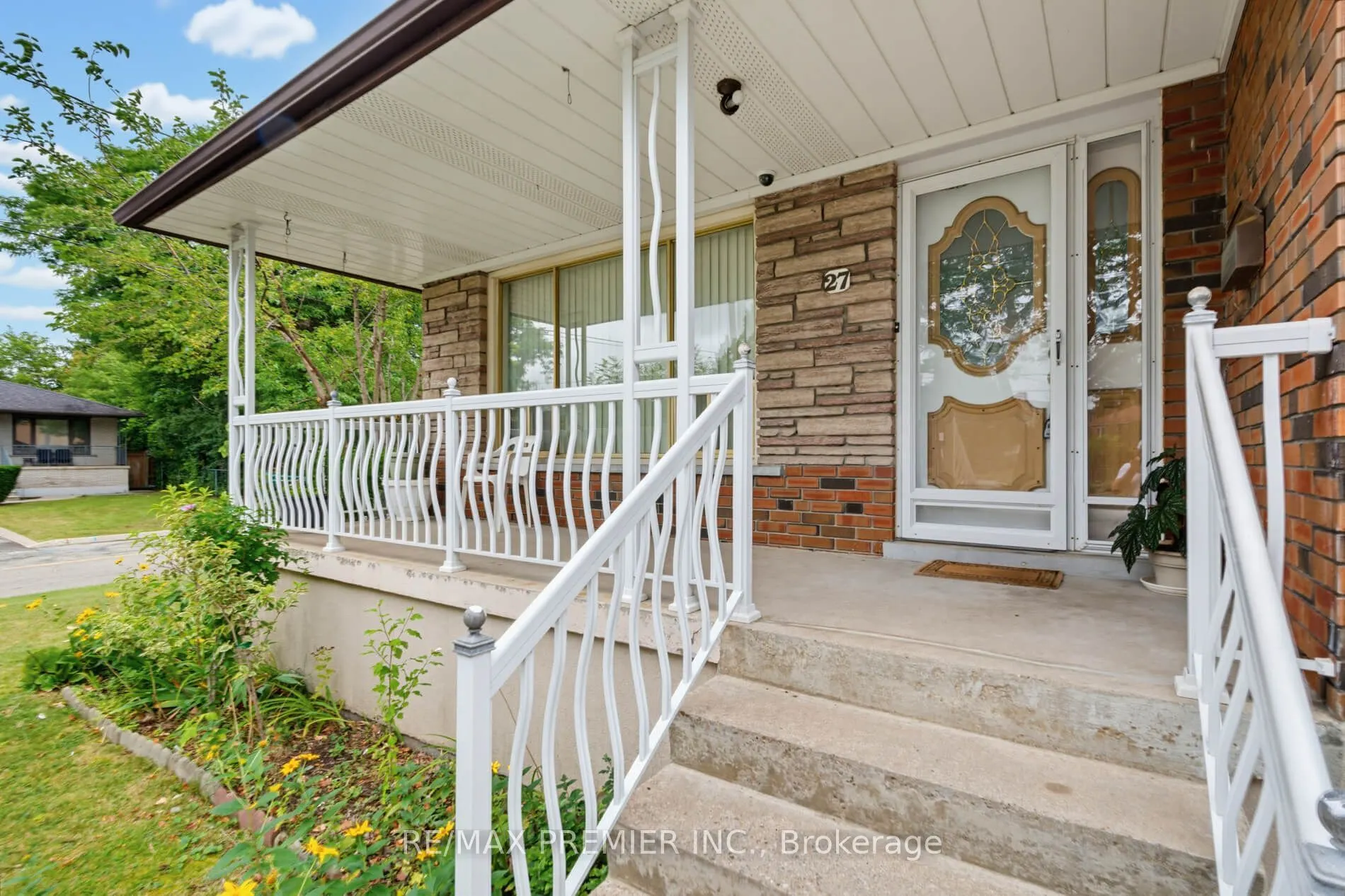 27 Whitfield Avenue