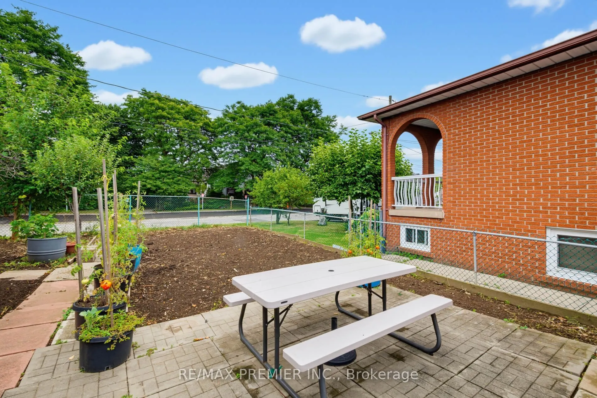 27 Whitfield Avenue