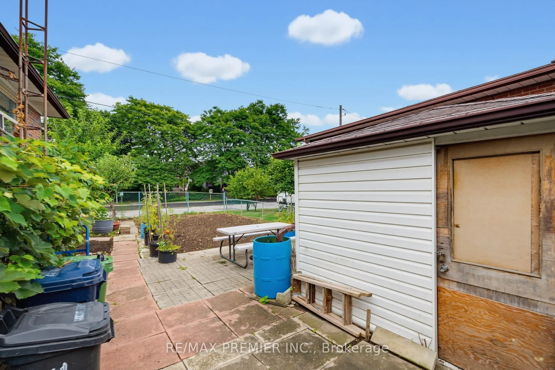 27 Whitfield Avenue