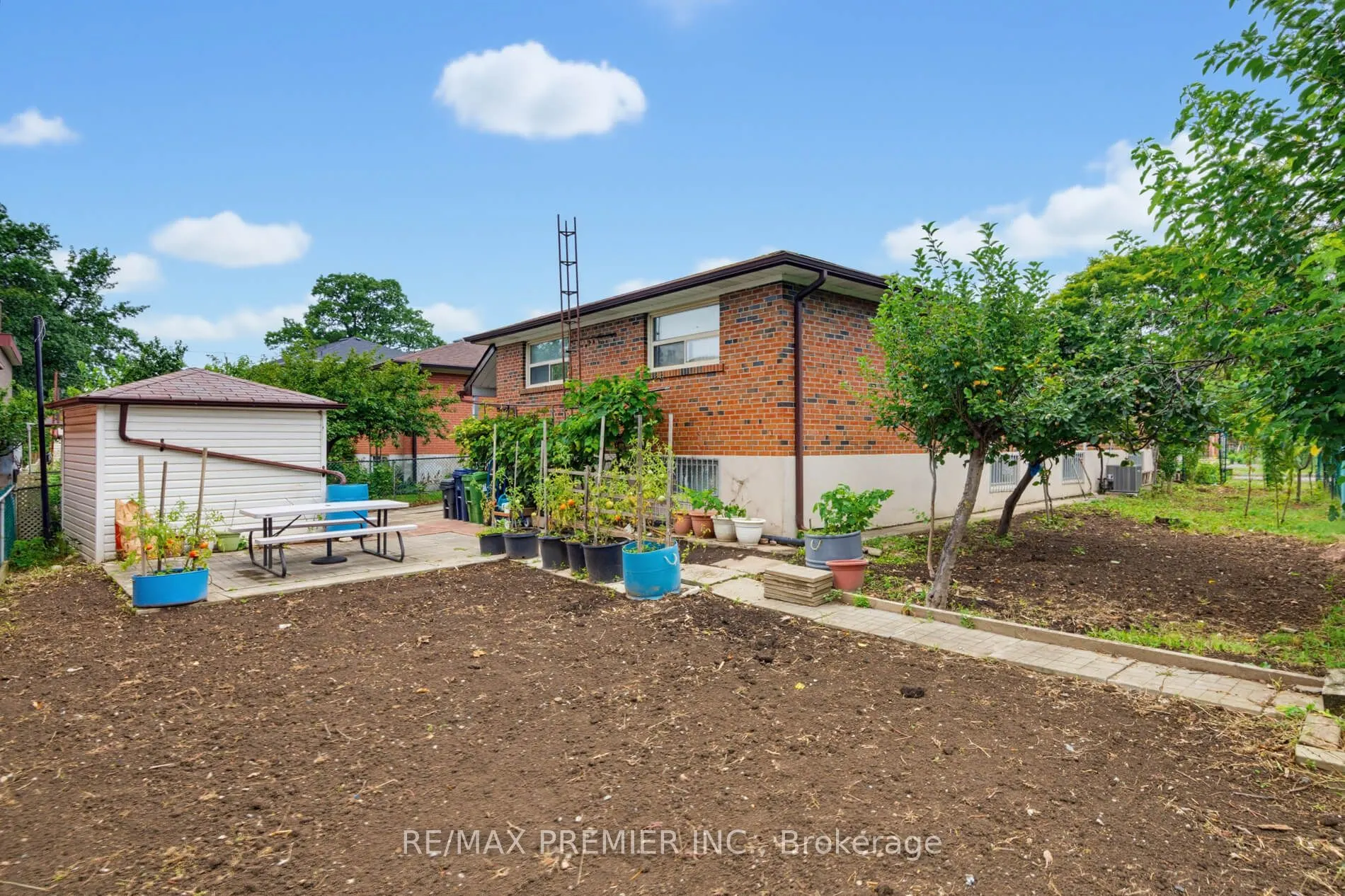 27 Whitfield Avenue