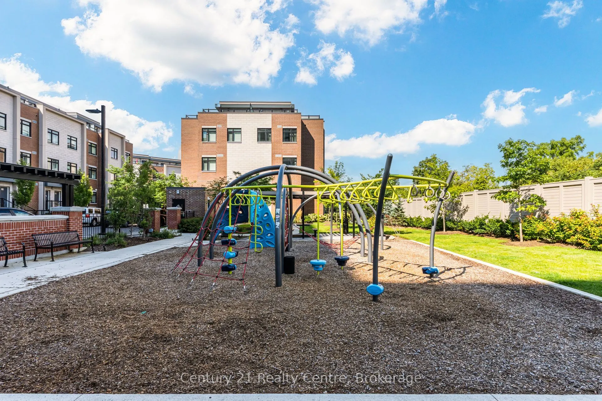 1063 Douglas McCurdy Common #513