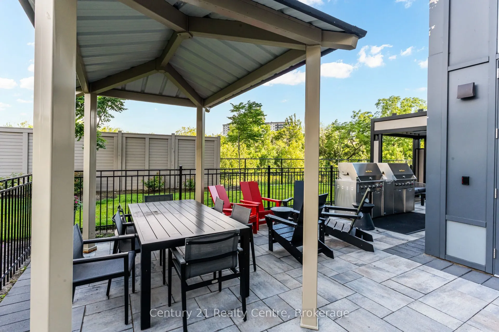 1063 Douglas McCurdy Common #513