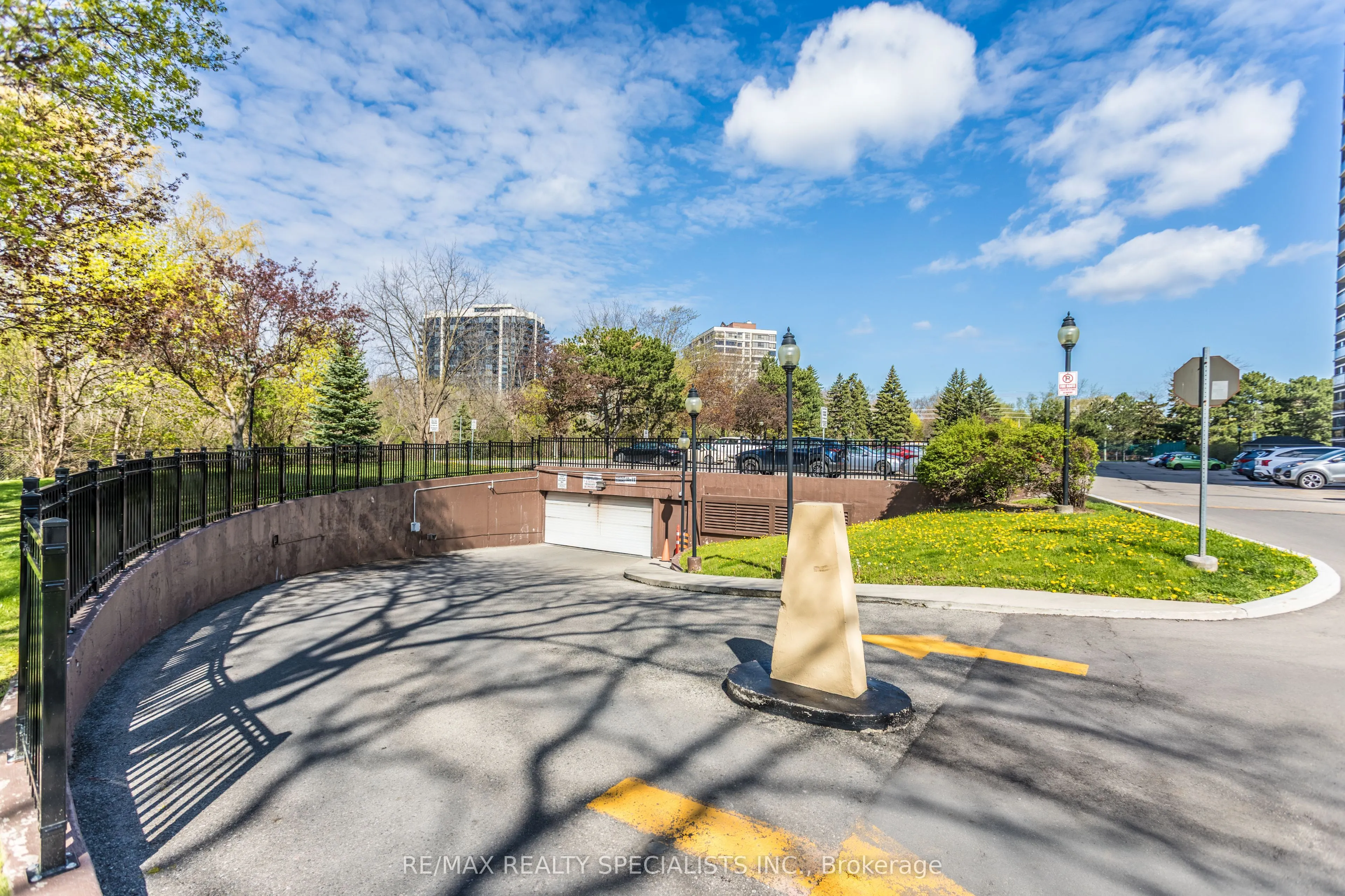 966 Inverhouse Drive #410