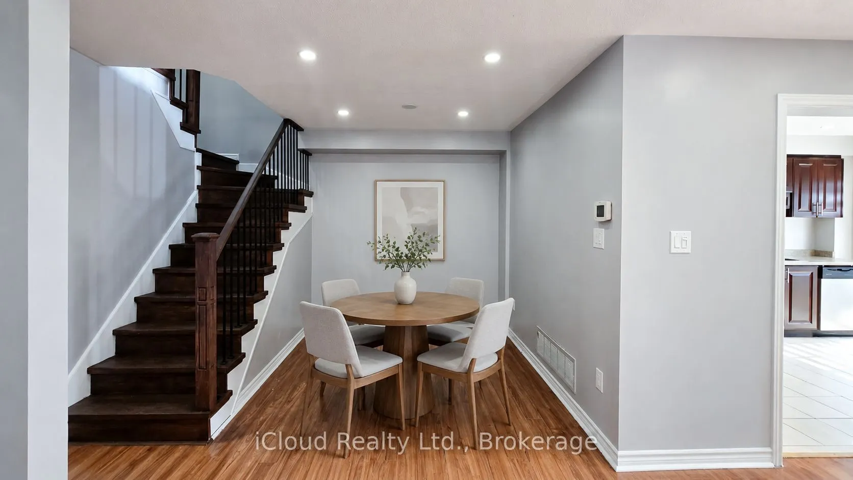 39 Manett Crescent