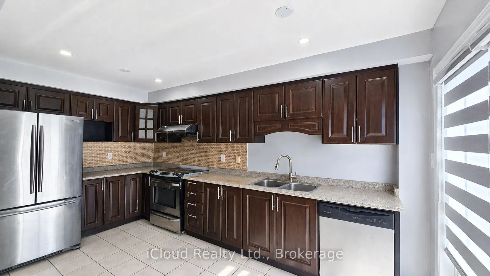 39 Manett Crescent
