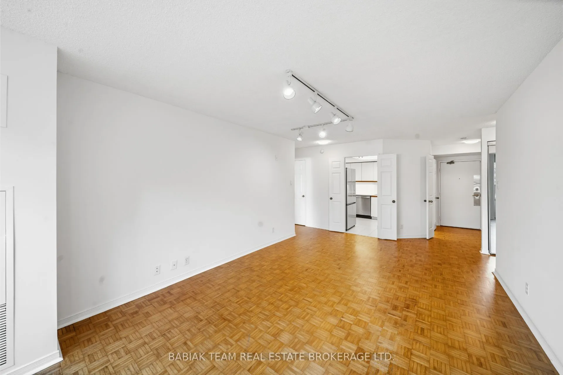 6 Humberline Drive #202