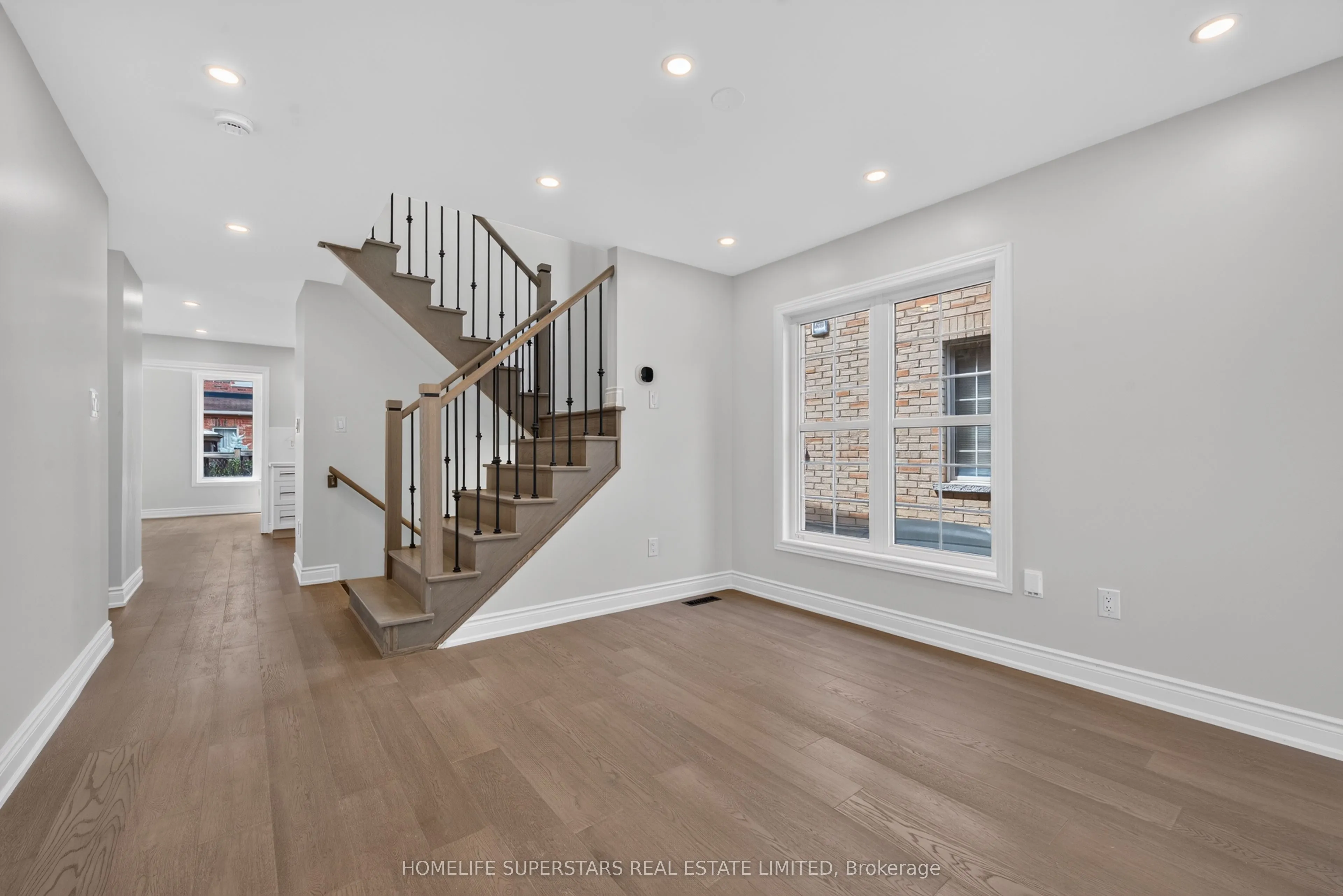 254 Giddings Crescent