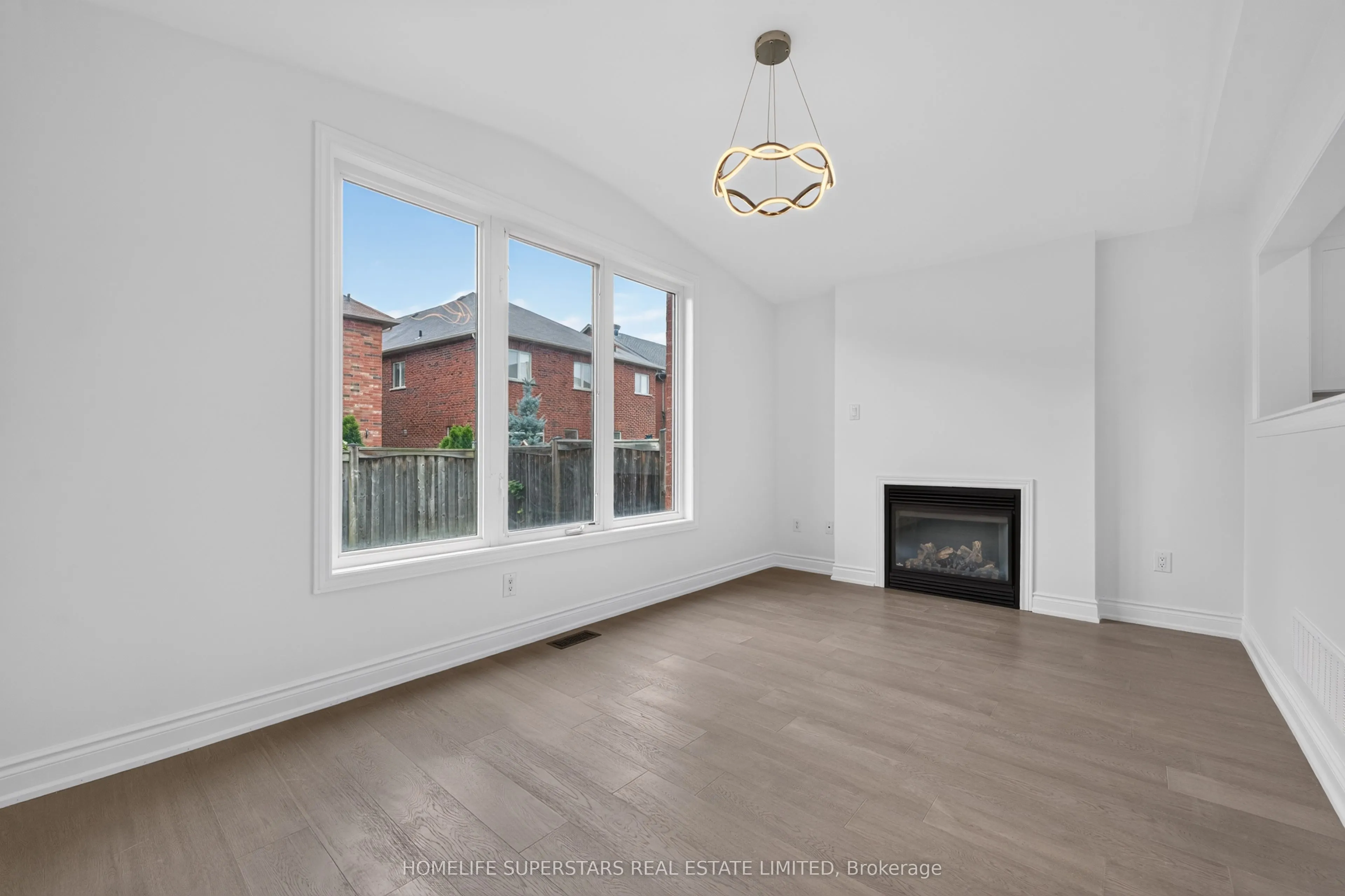 254 Giddings Crescent