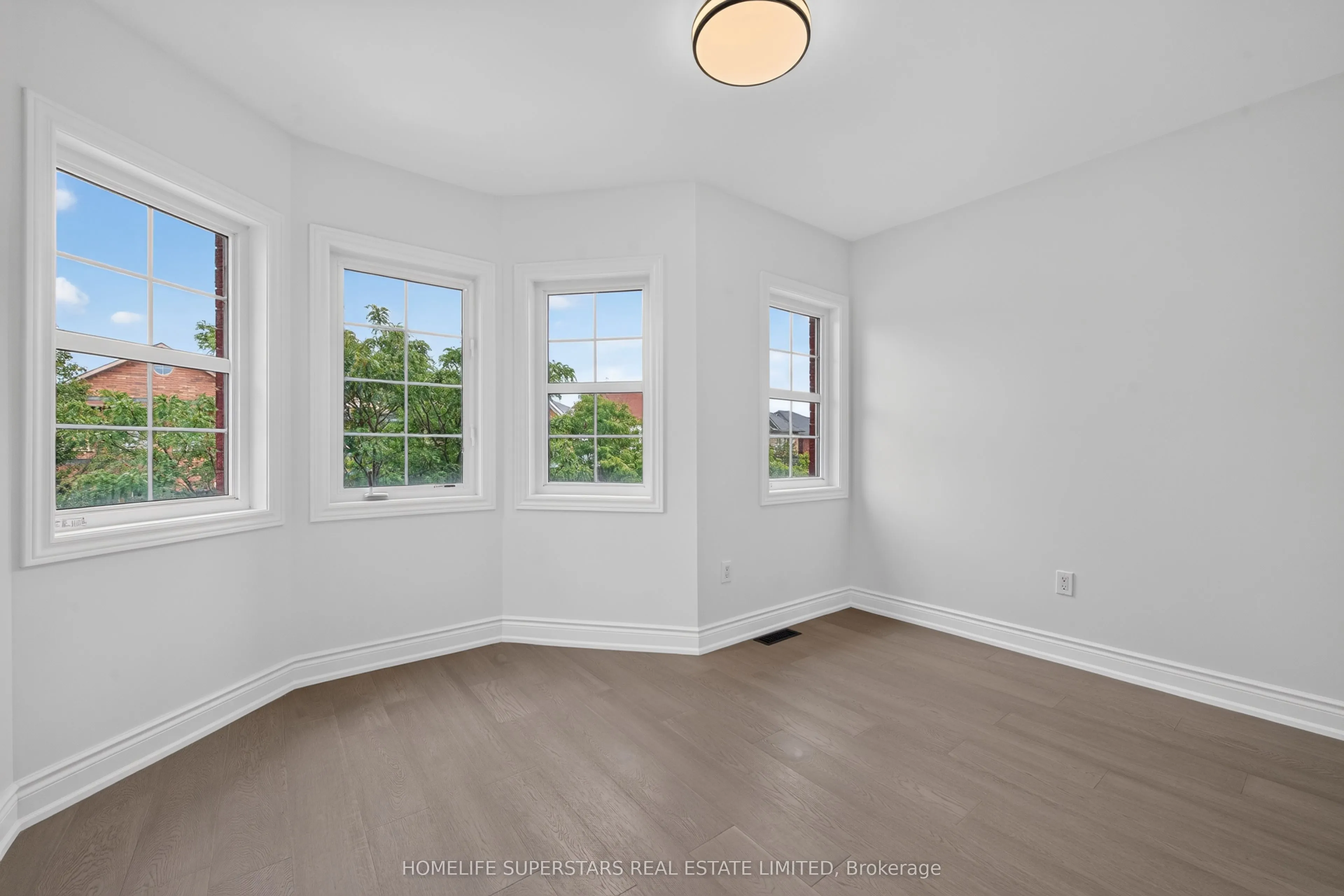 254 Giddings Crescent