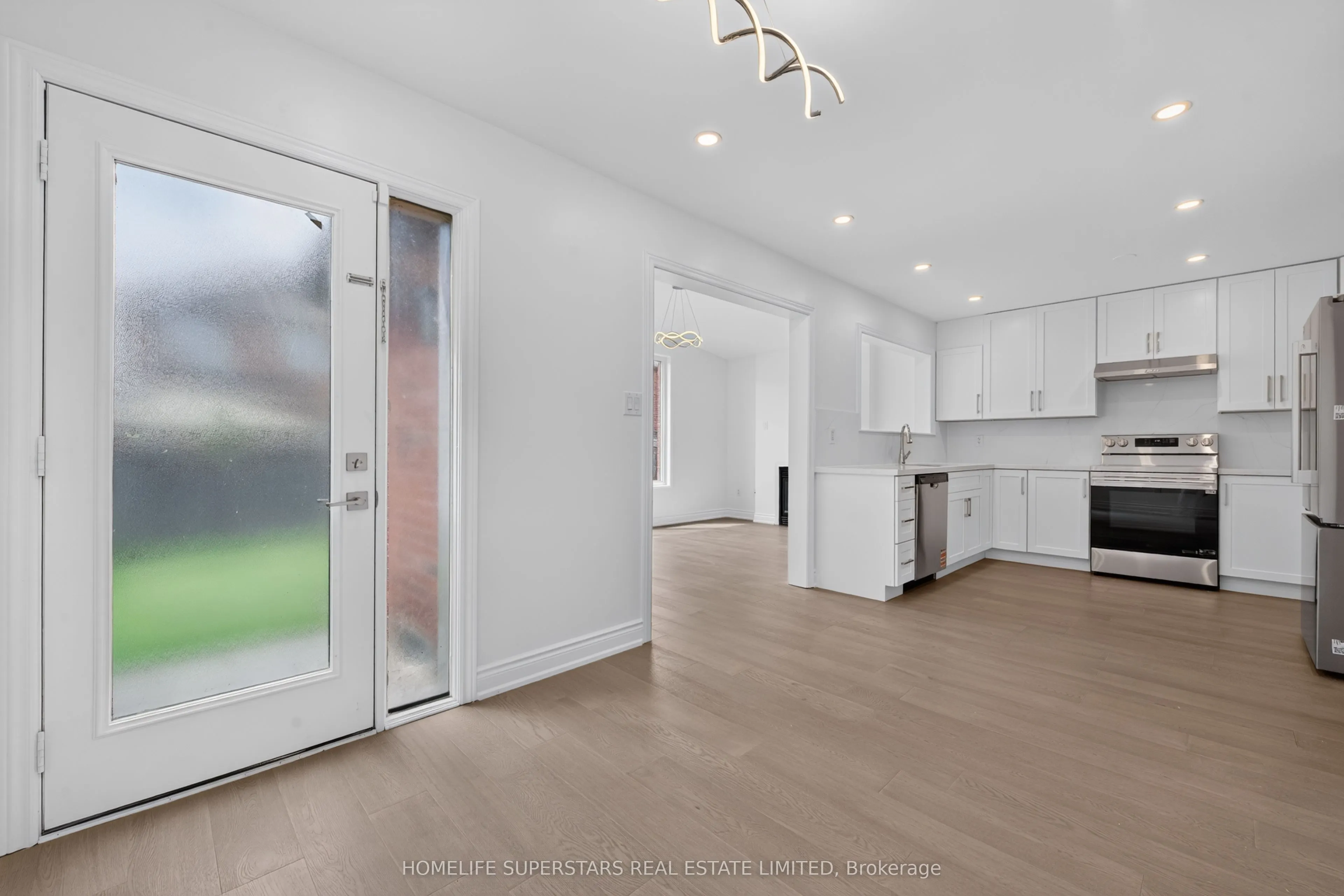 254 Giddings Crescent