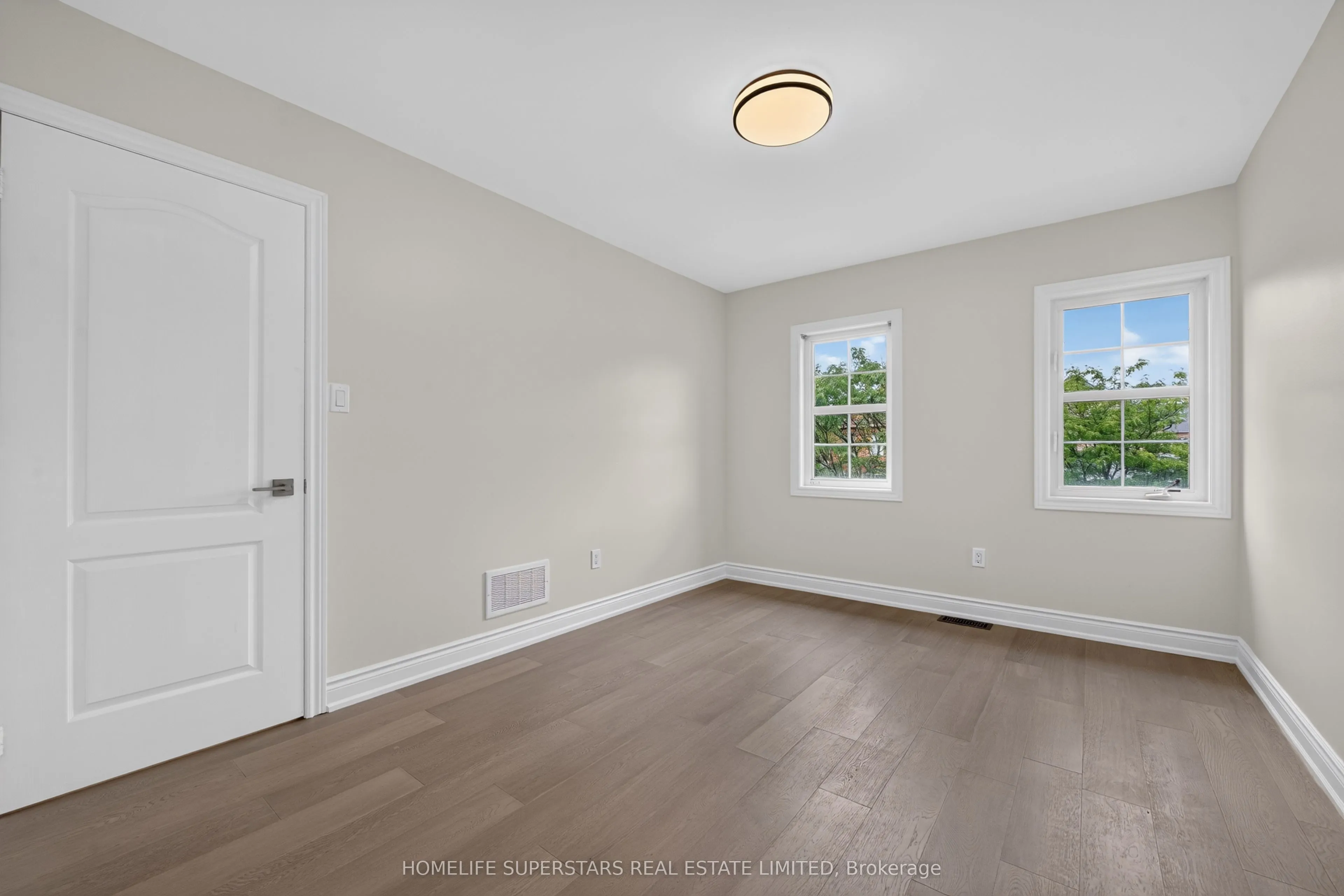 254 Giddings Crescent