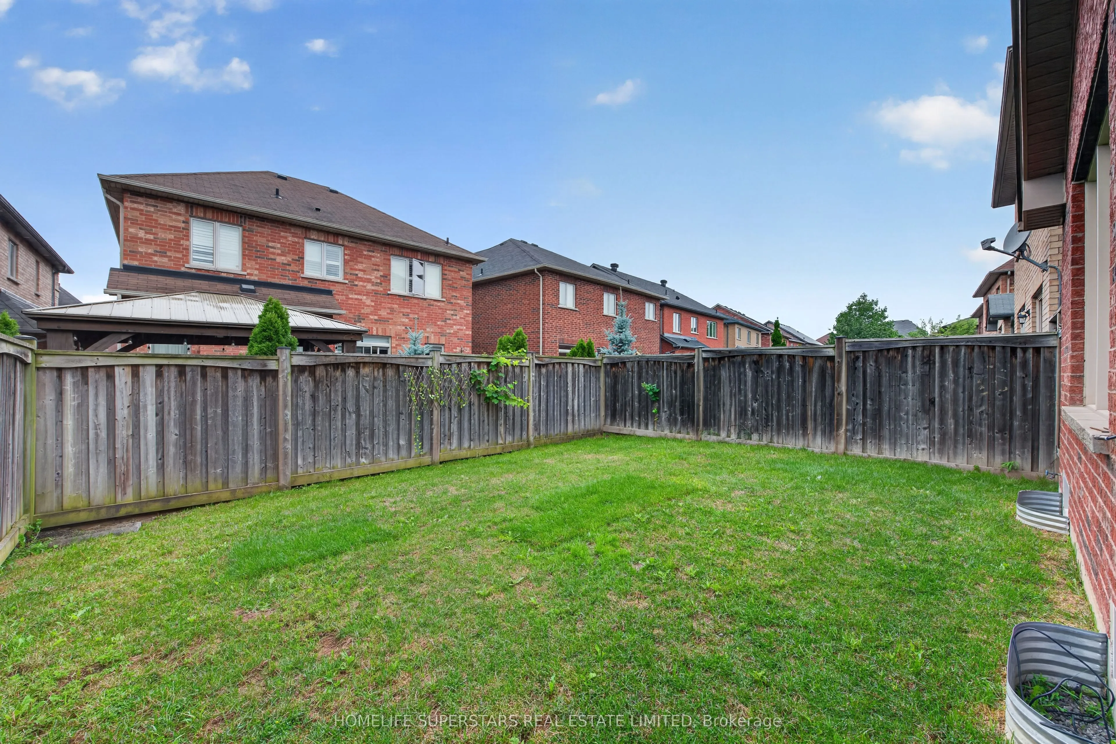 254 Giddings Crescent
