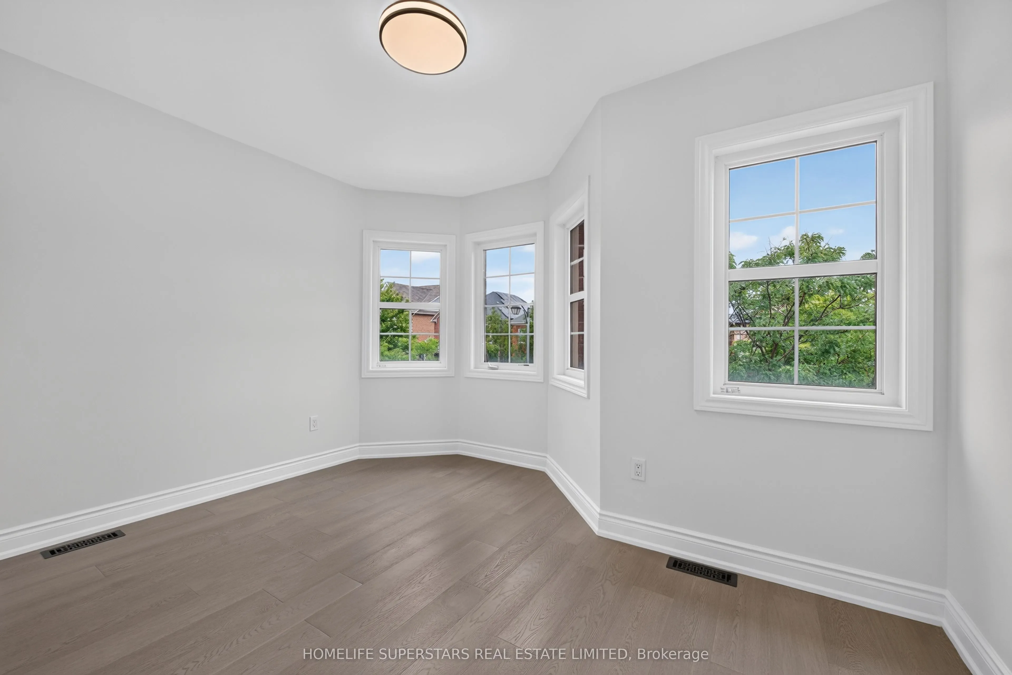 254 Giddings Crescent