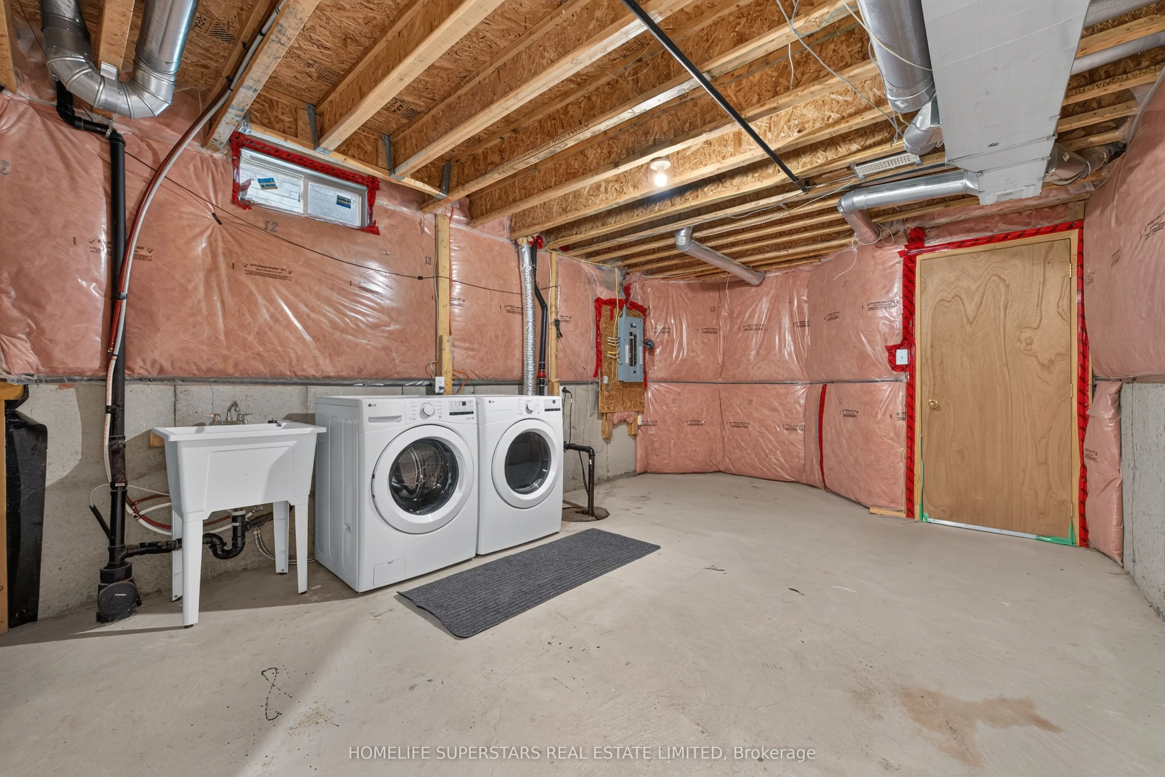 254 Giddings Crescent