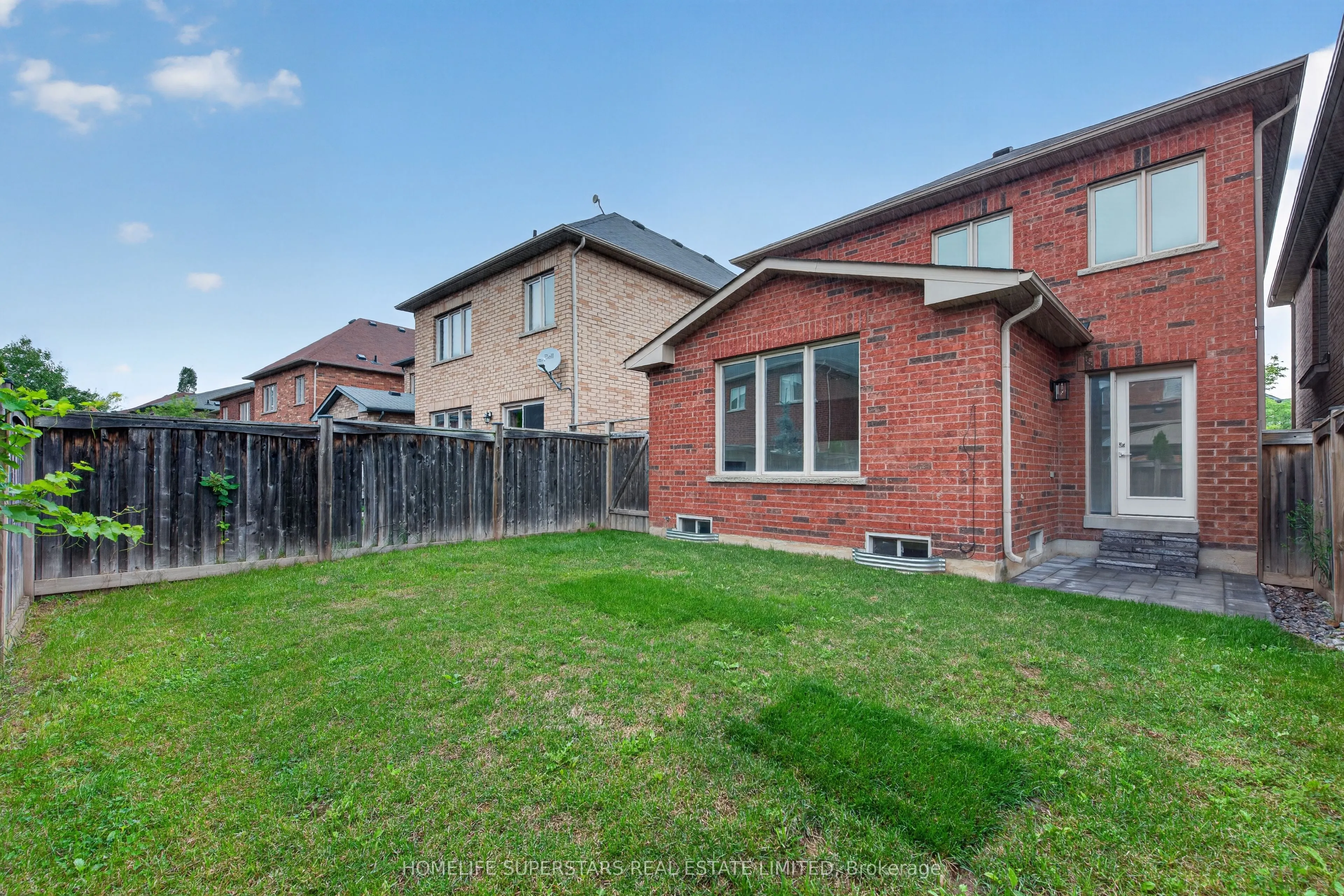 254 Giddings Crescent