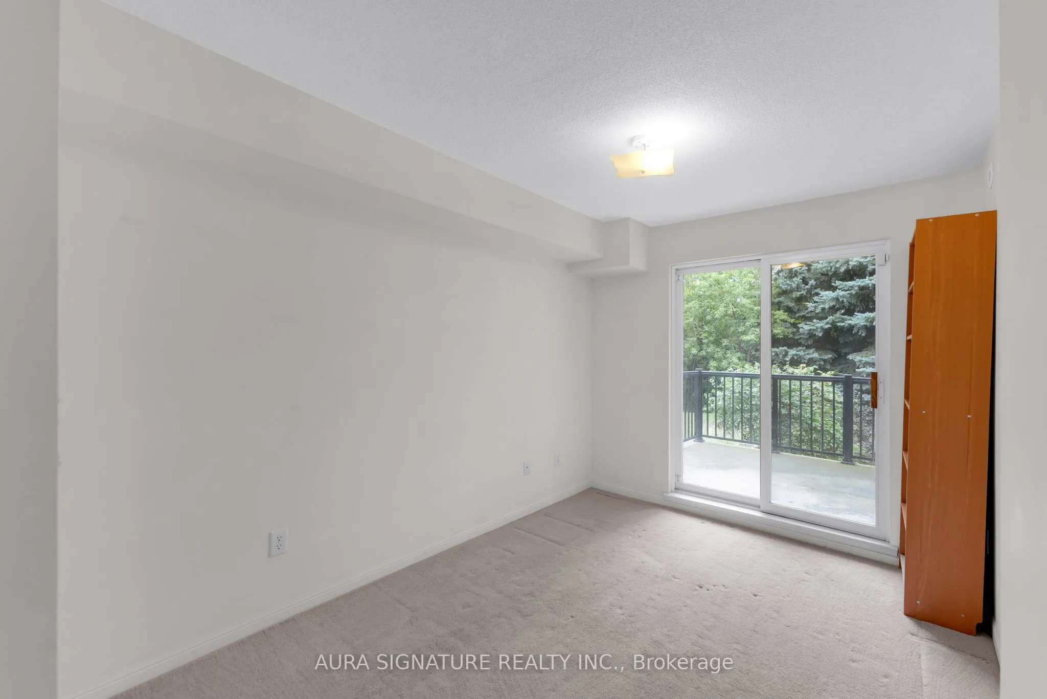 105 George Appleton Way #2142