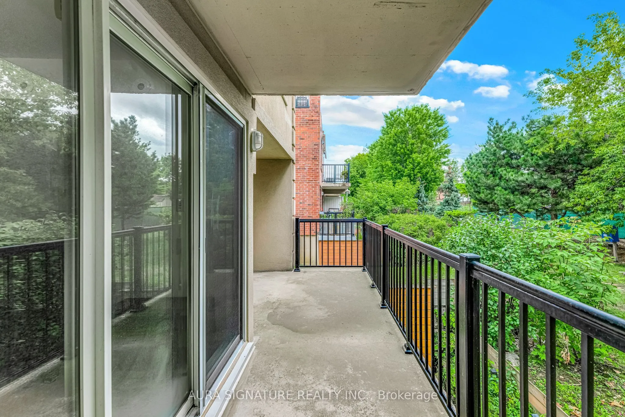 105 George Appleton Way #2142