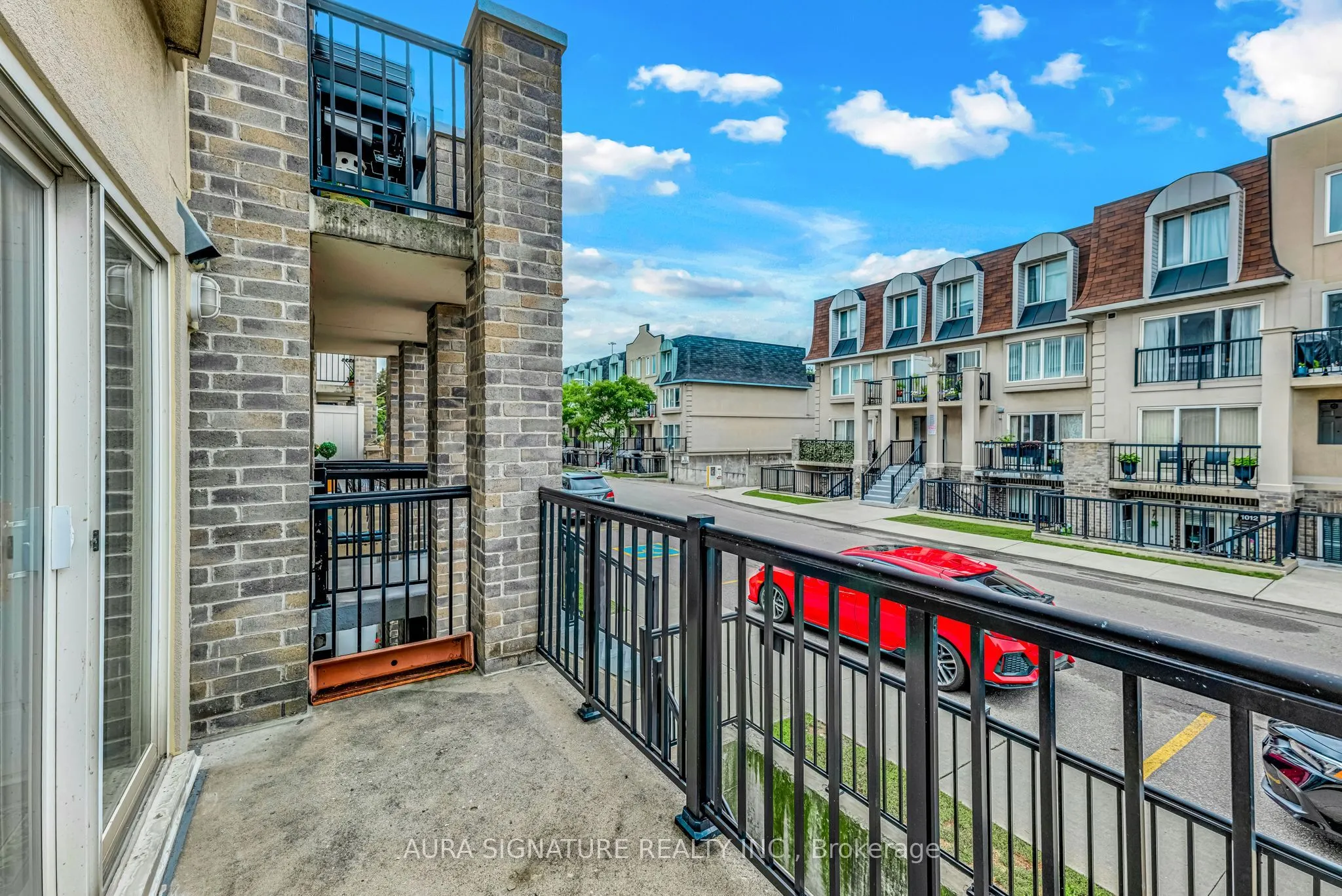 105 George Appleton Way #2142