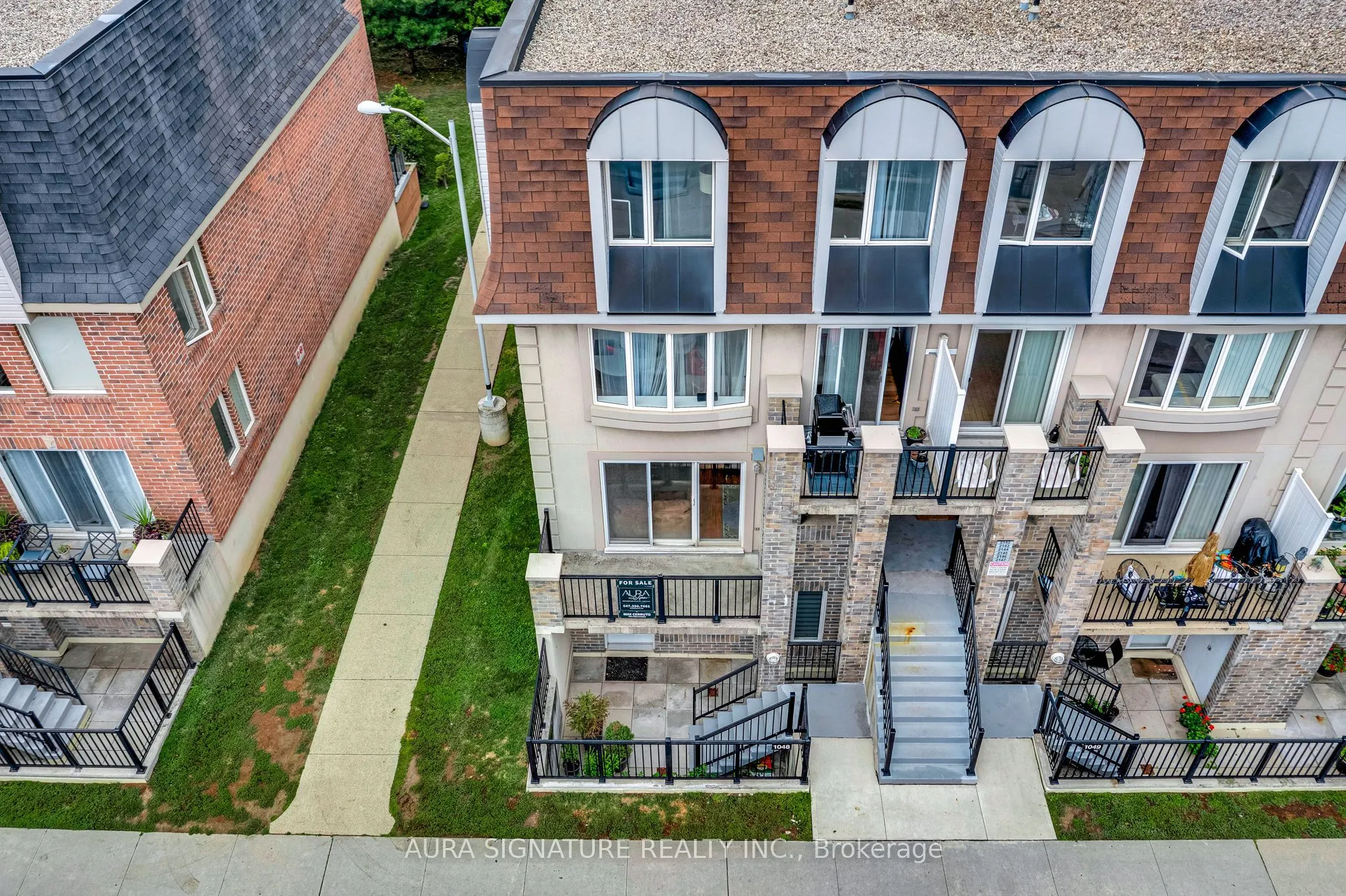 105 George Appleton Way #2142
