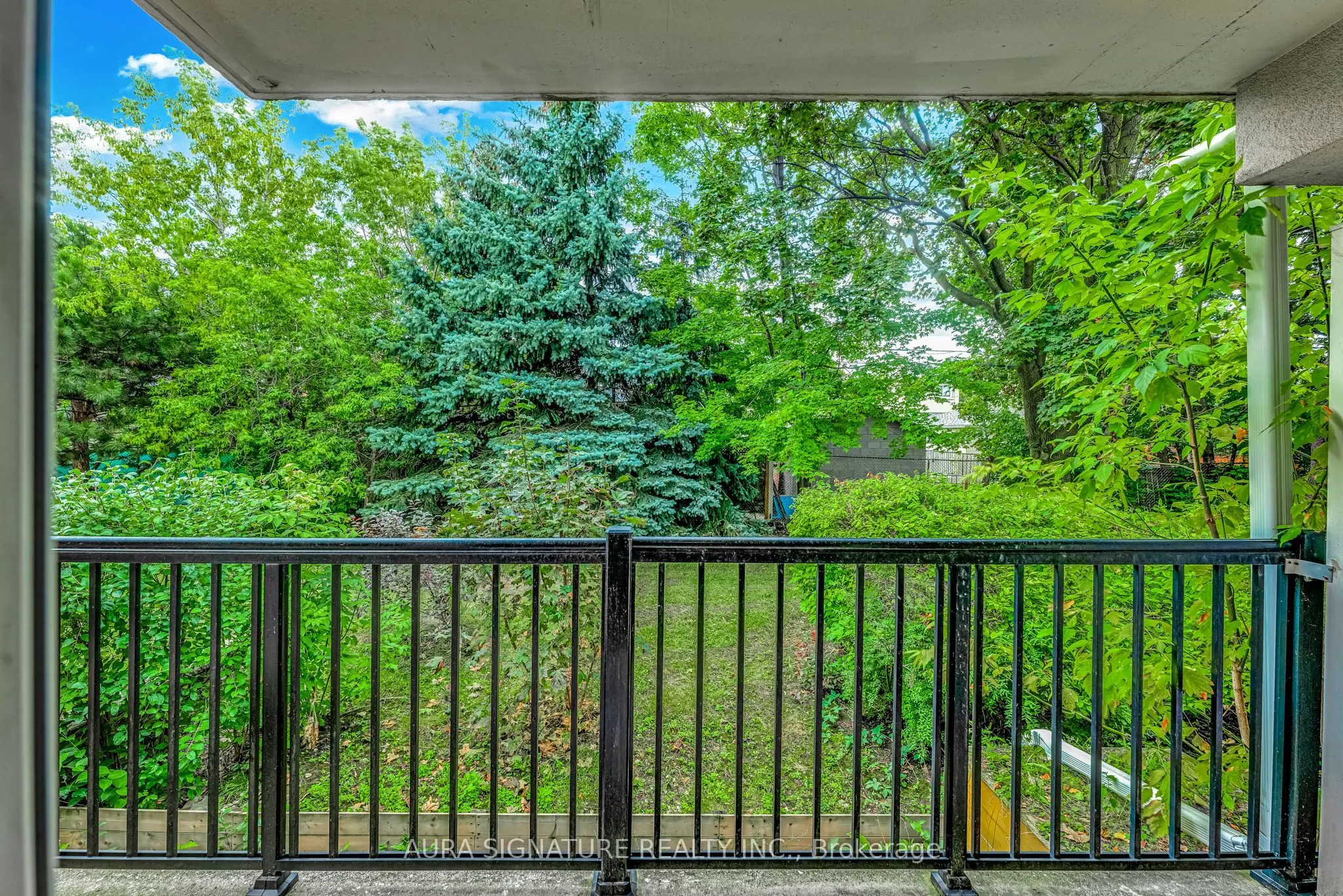 105 George Appleton Way #2142