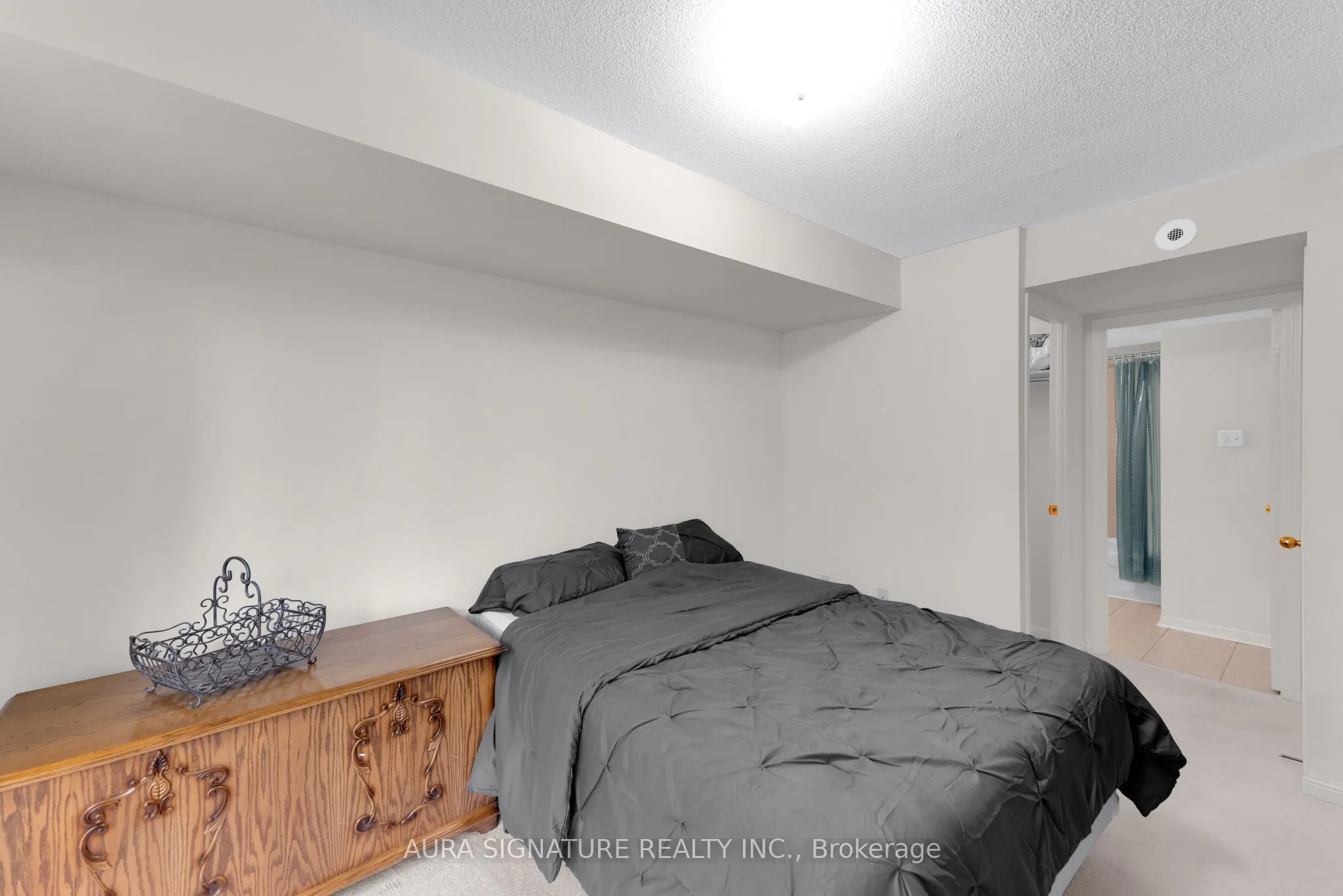 105 George Appleton Way #2142