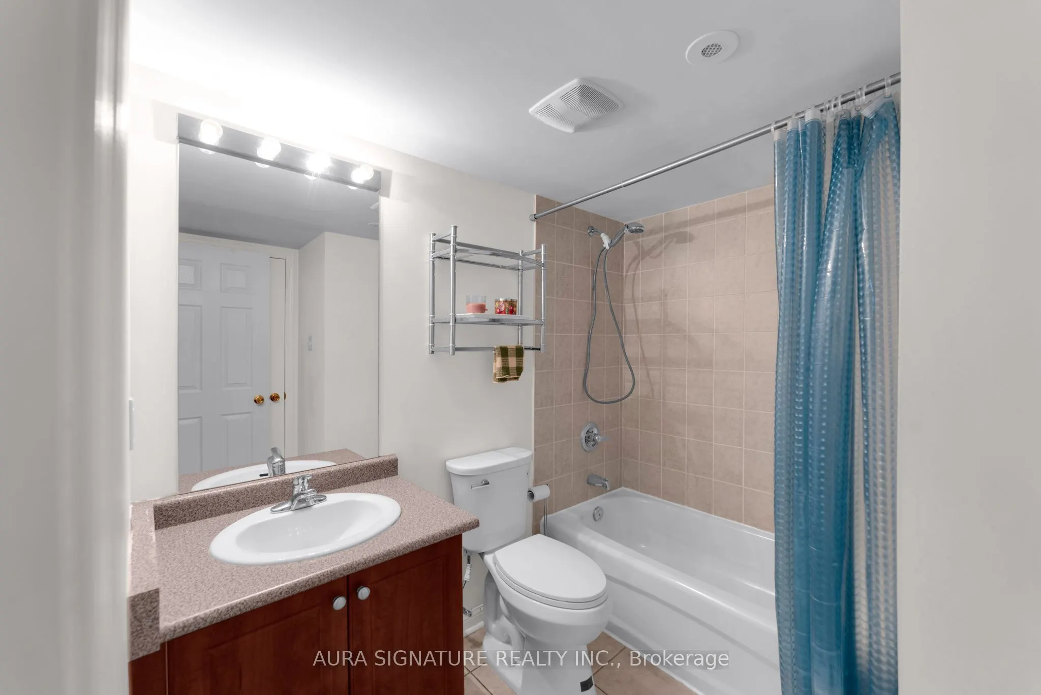 105 George Appleton Way #2142