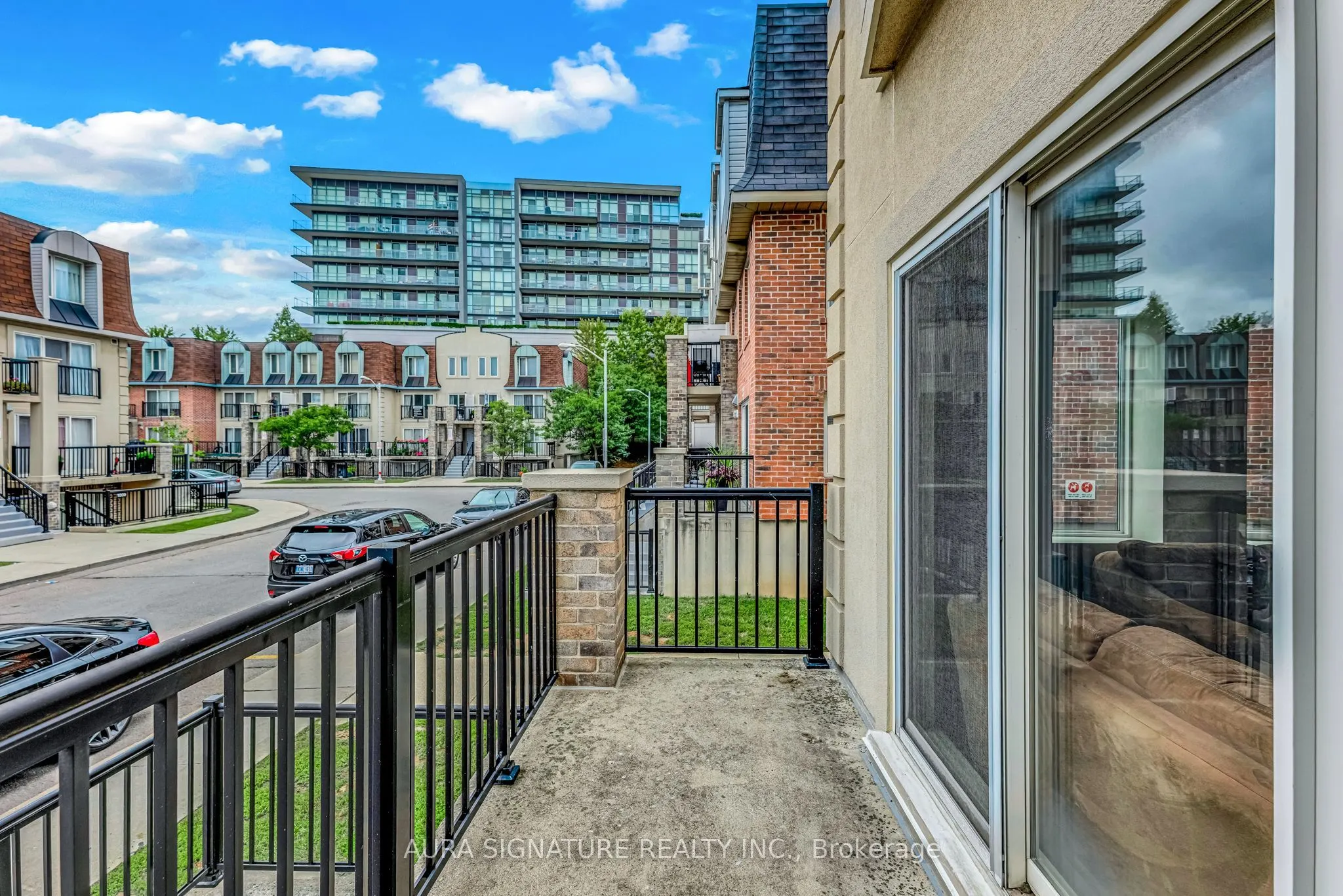 105 George Appleton Way #2142