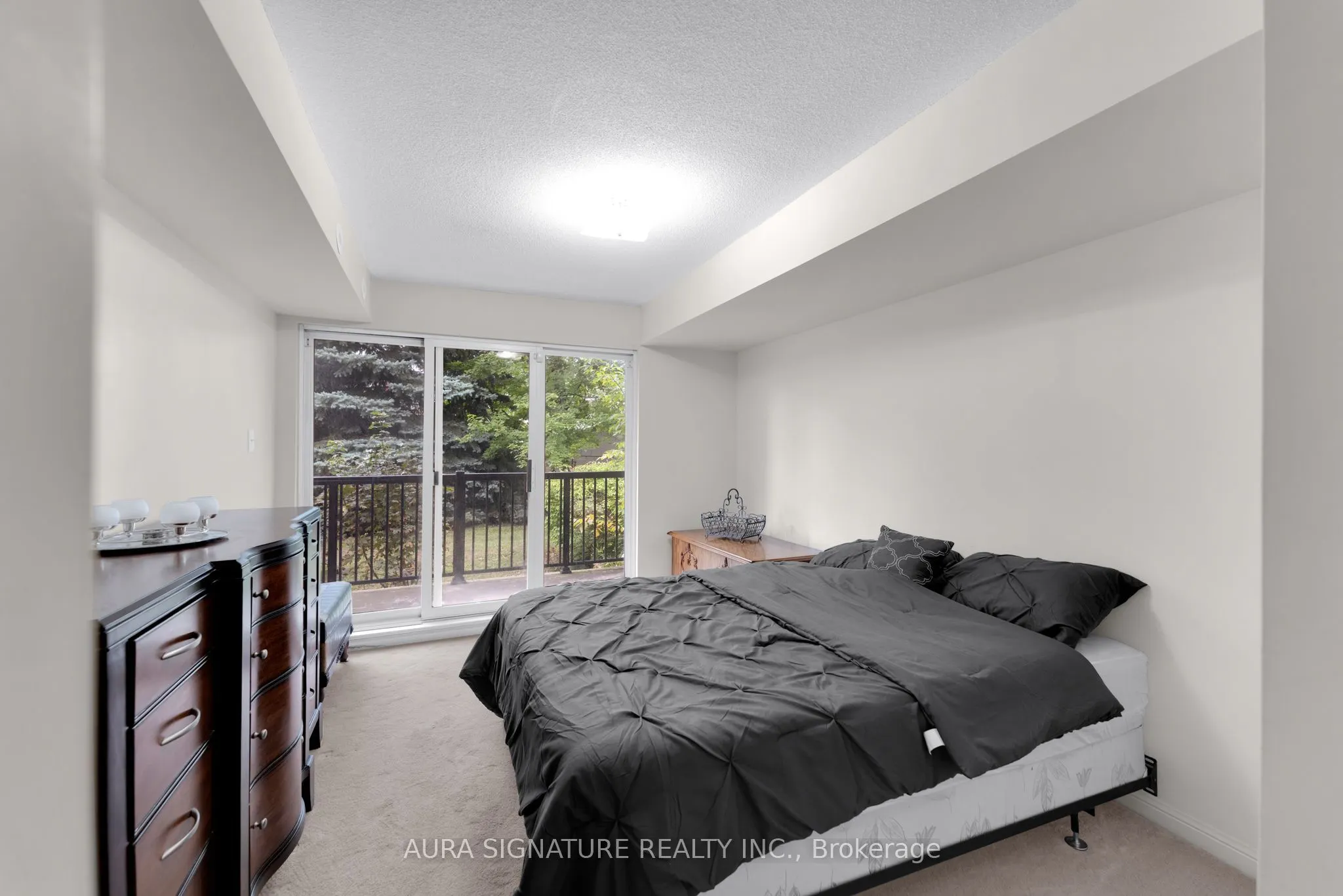 105 George Appleton Way #2142