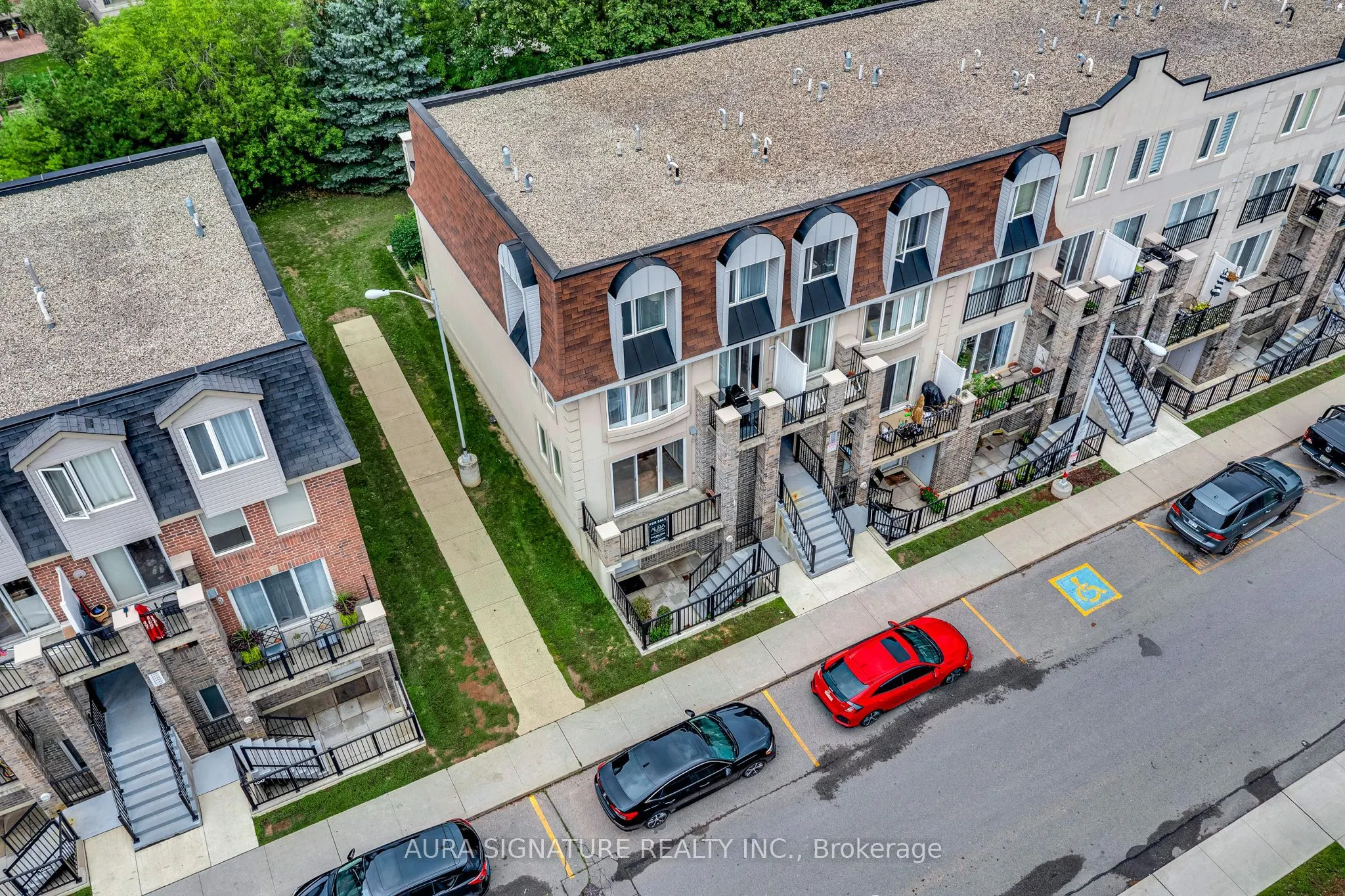105 George Appleton Way #2142
