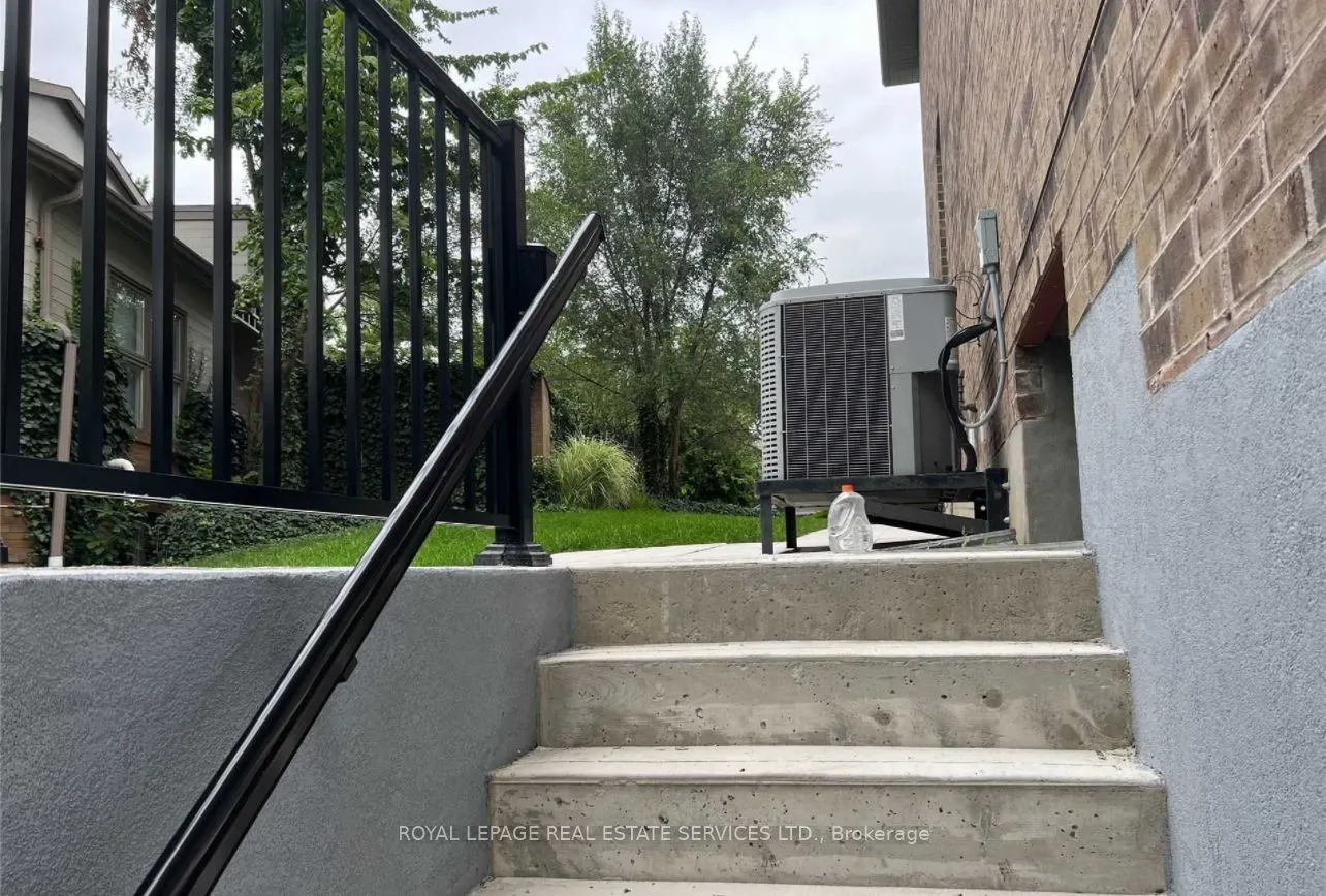 45 Ontario Court S #Lower