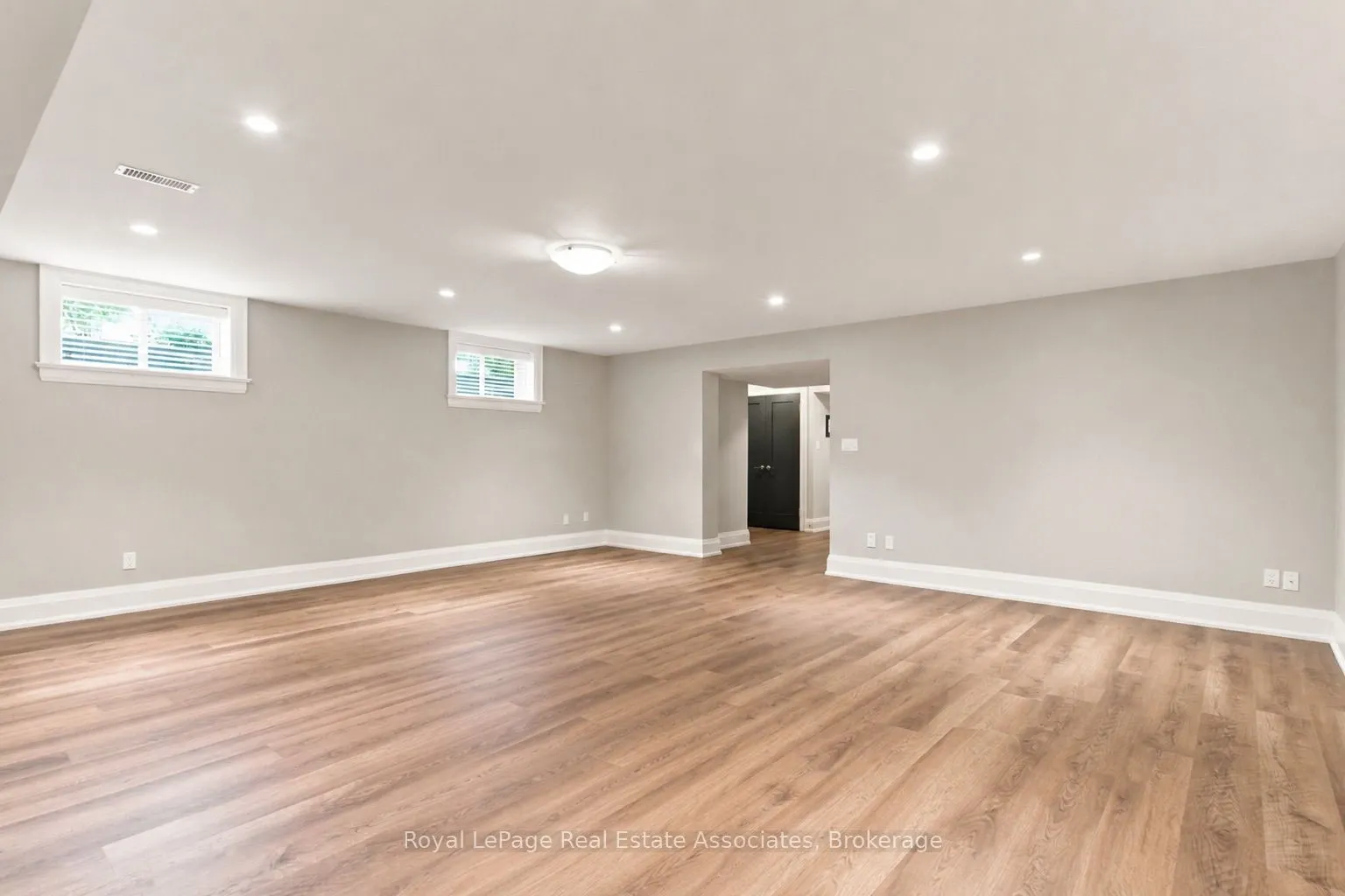 32 Jopling Avenue N