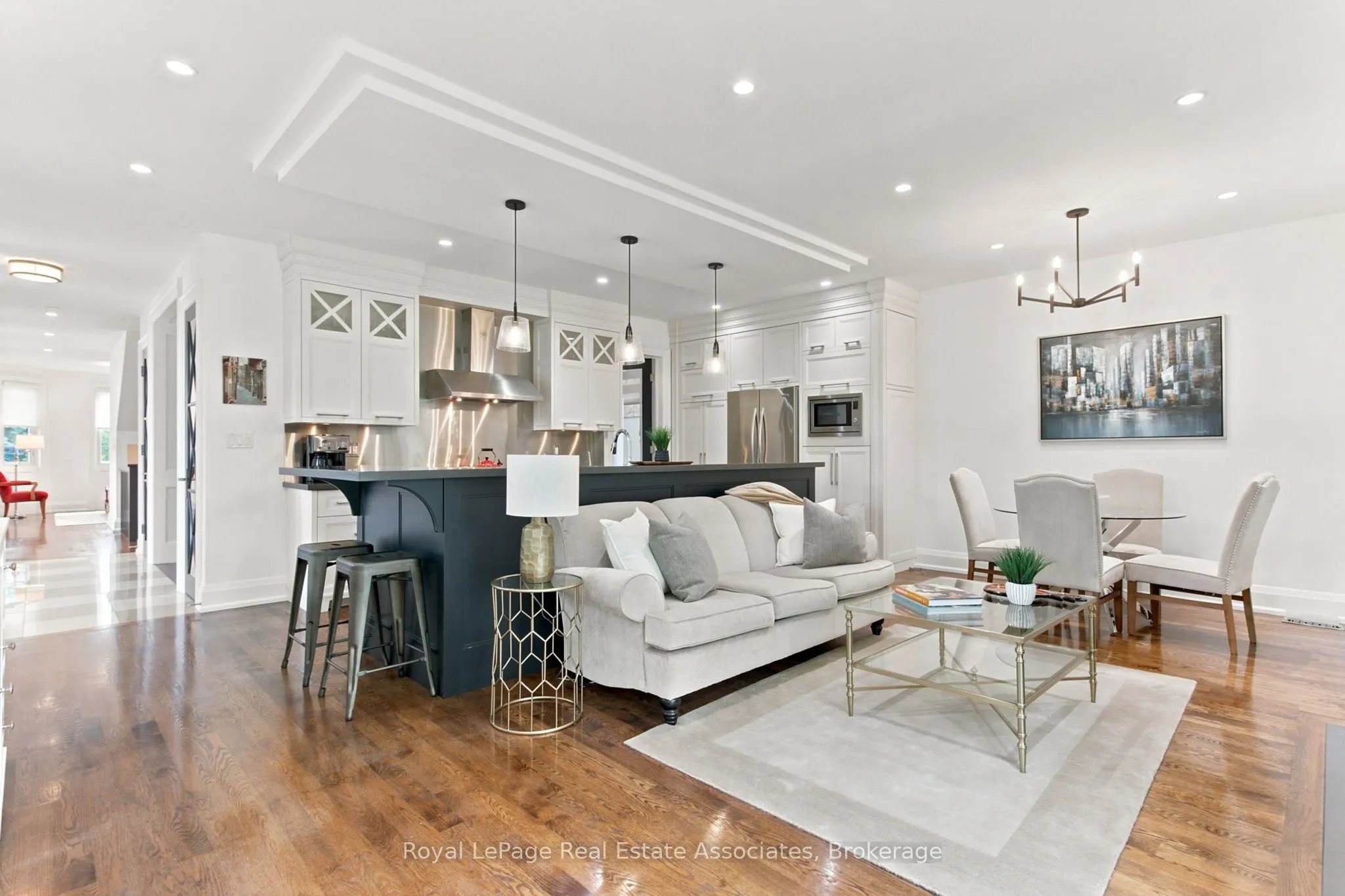 32 Jopling Avenue N