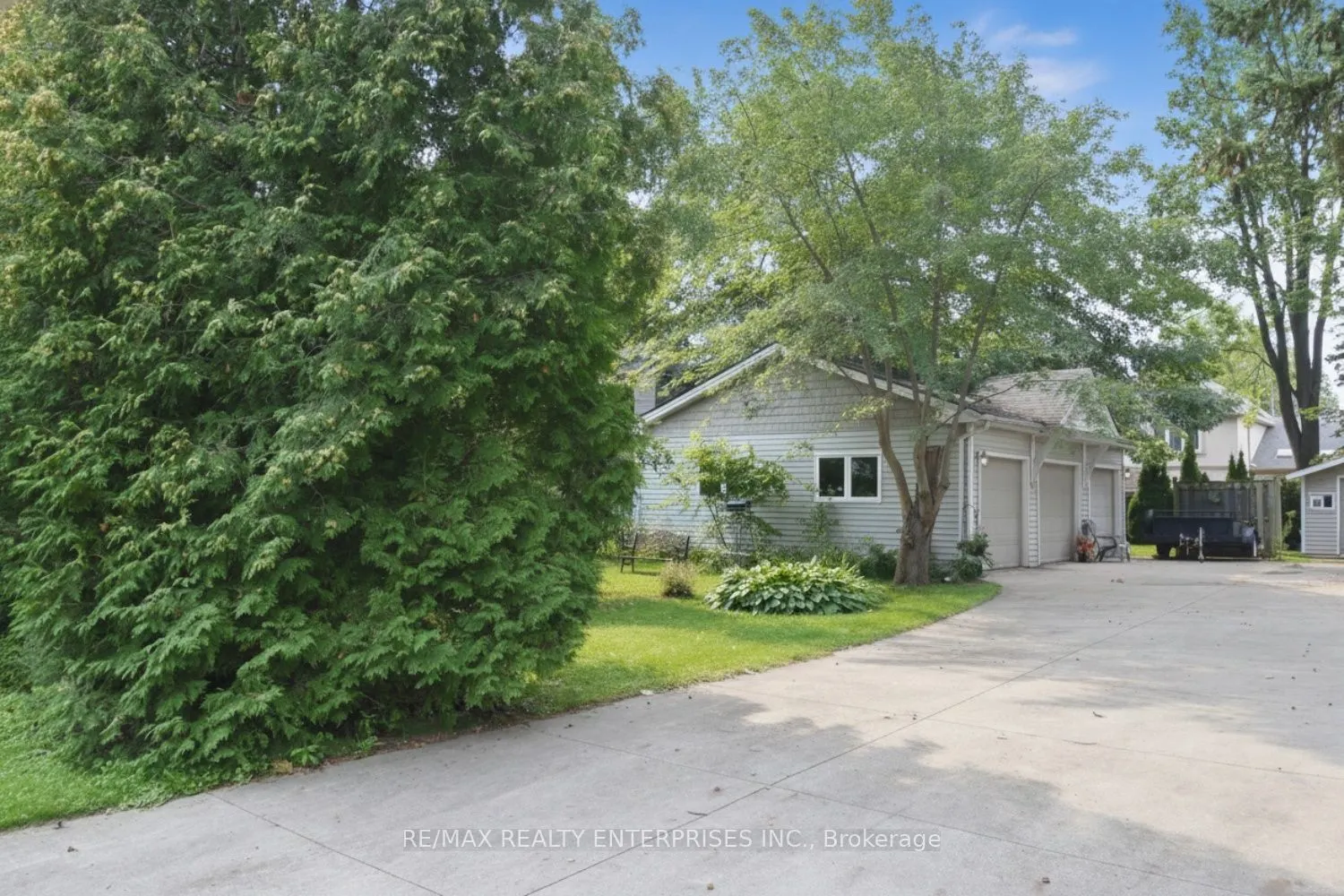120 Eaglewood Boulevard