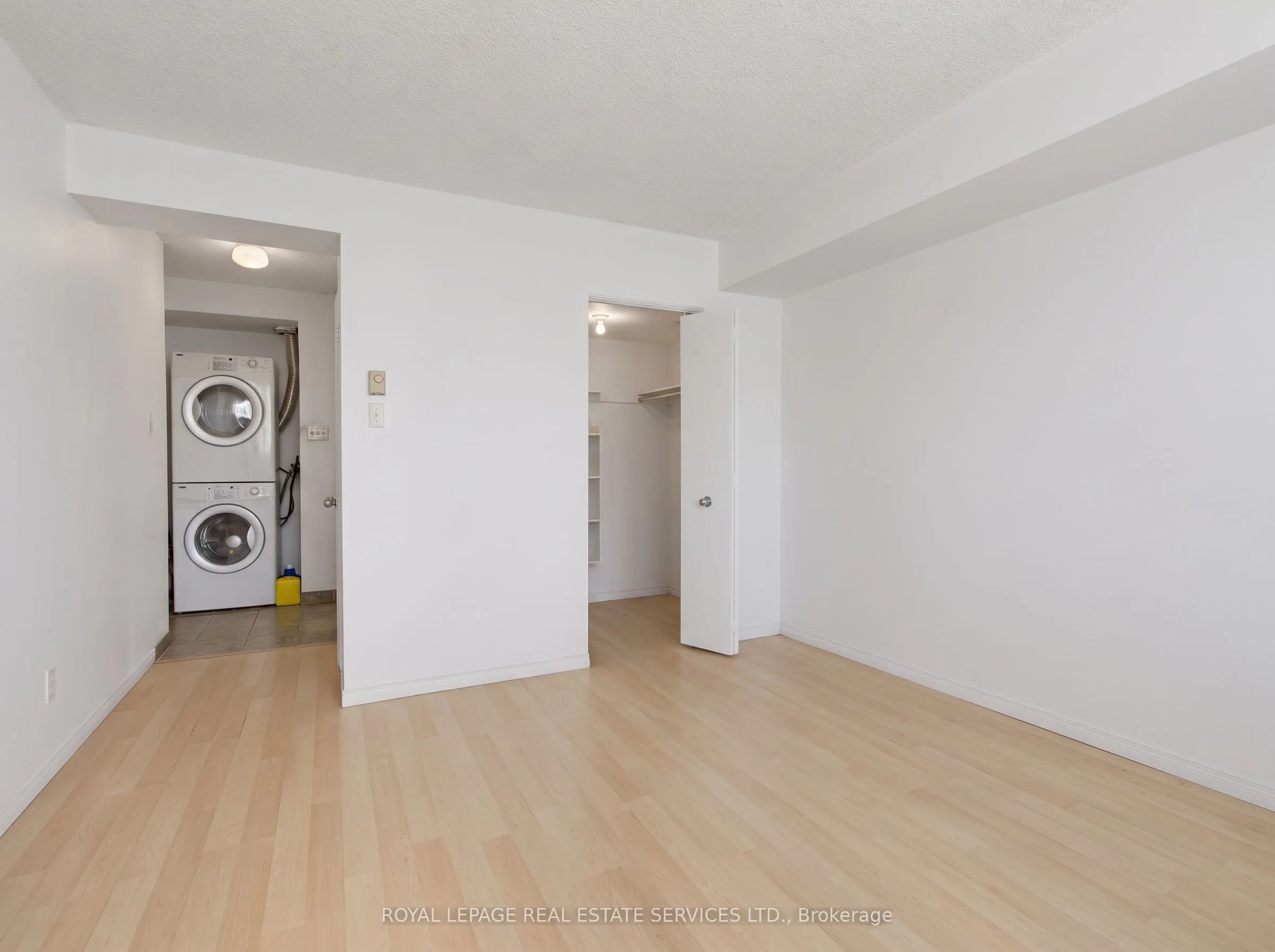 75 King Street E #1212
