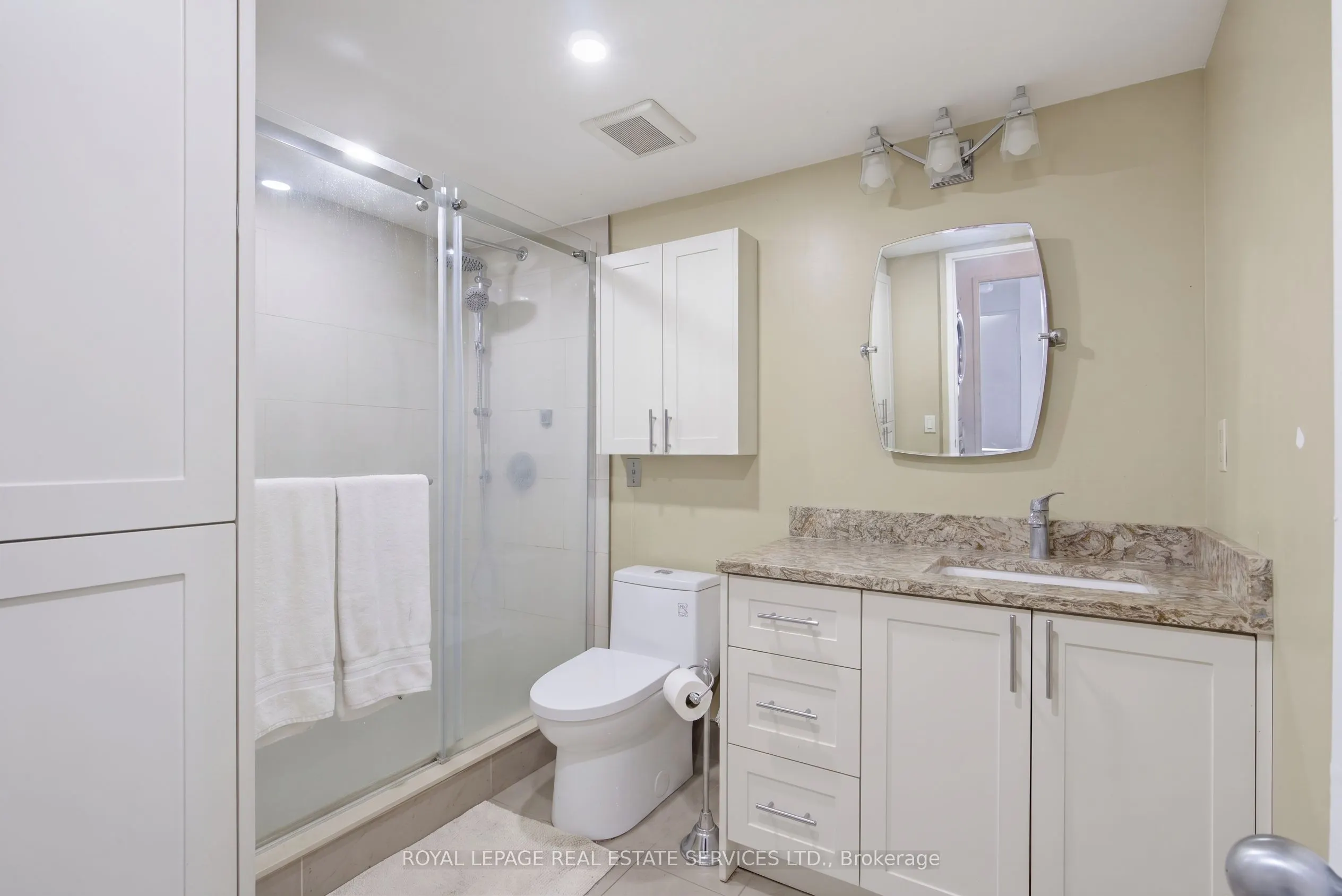 75 King Street E #1212