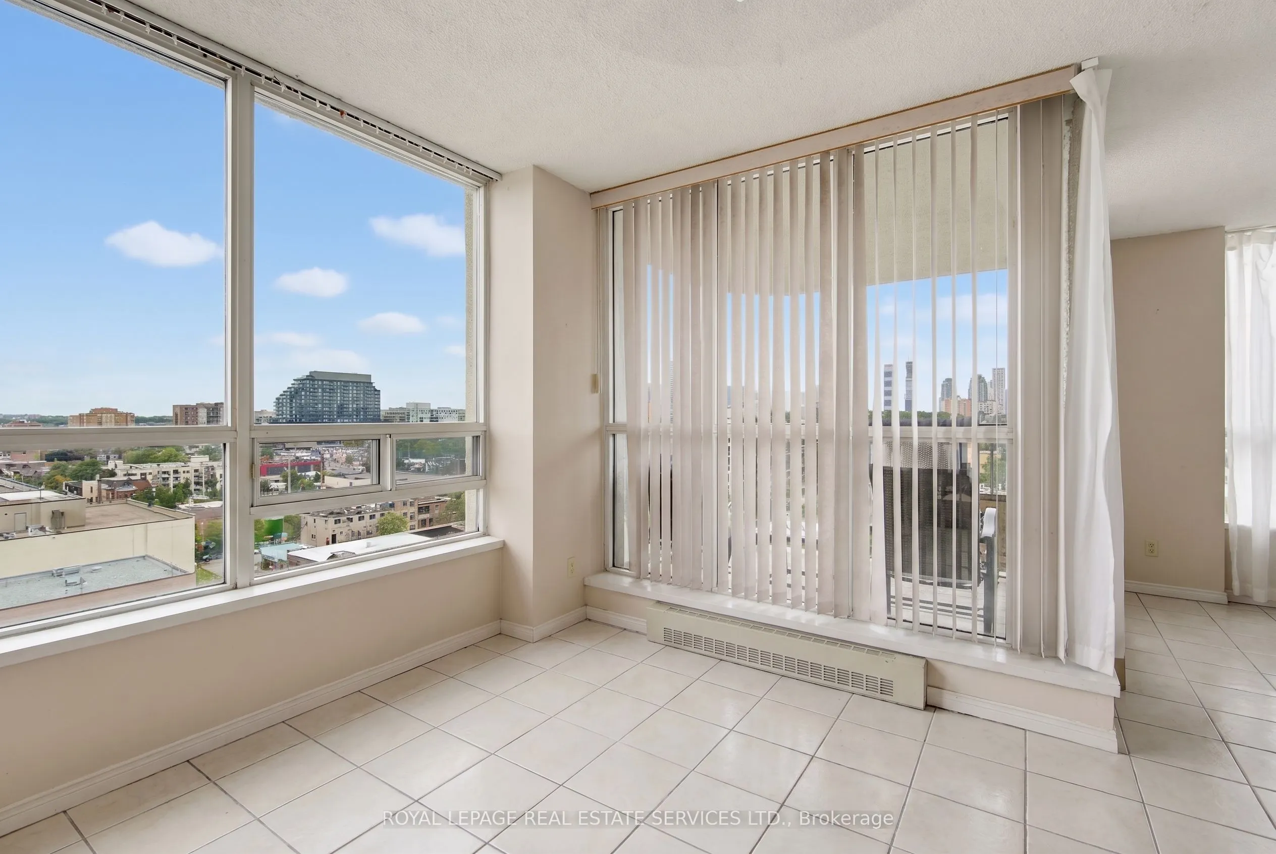 75 King Street E #1212