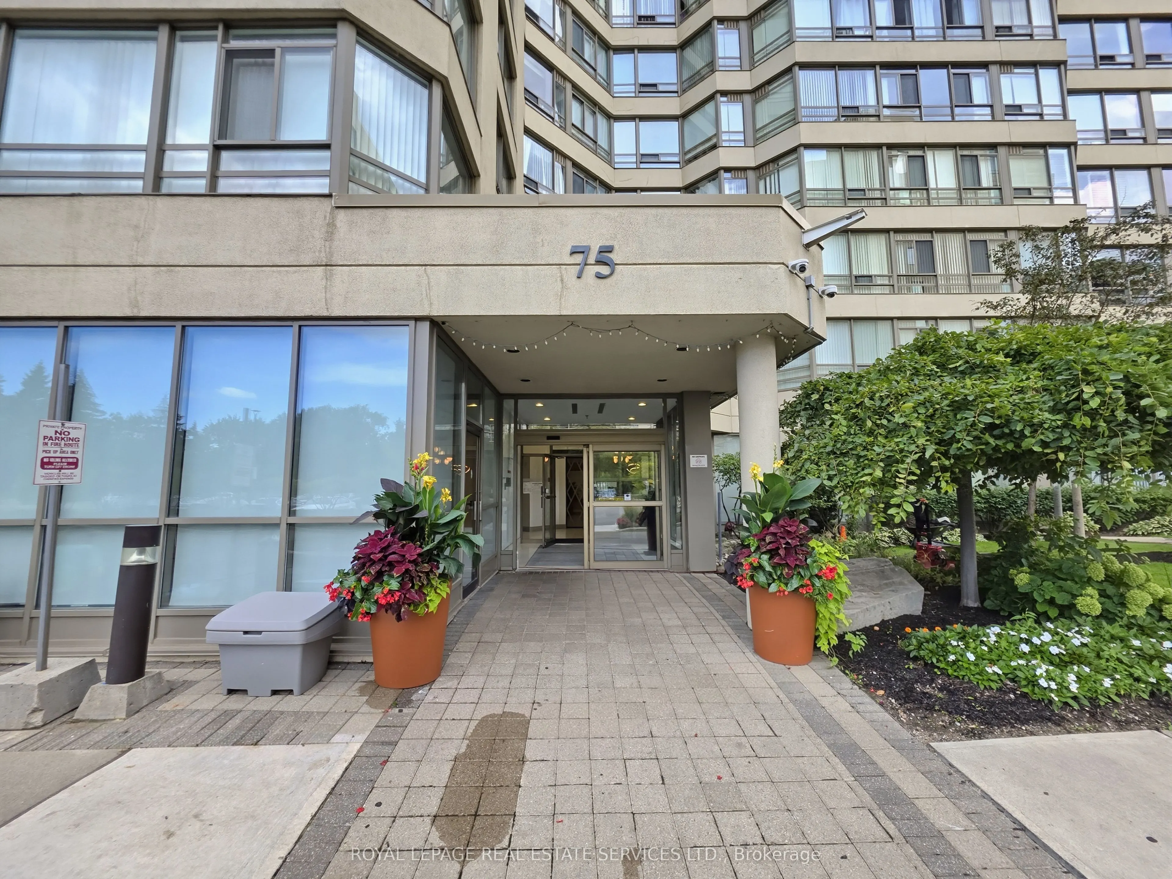 75 King Street E #1212