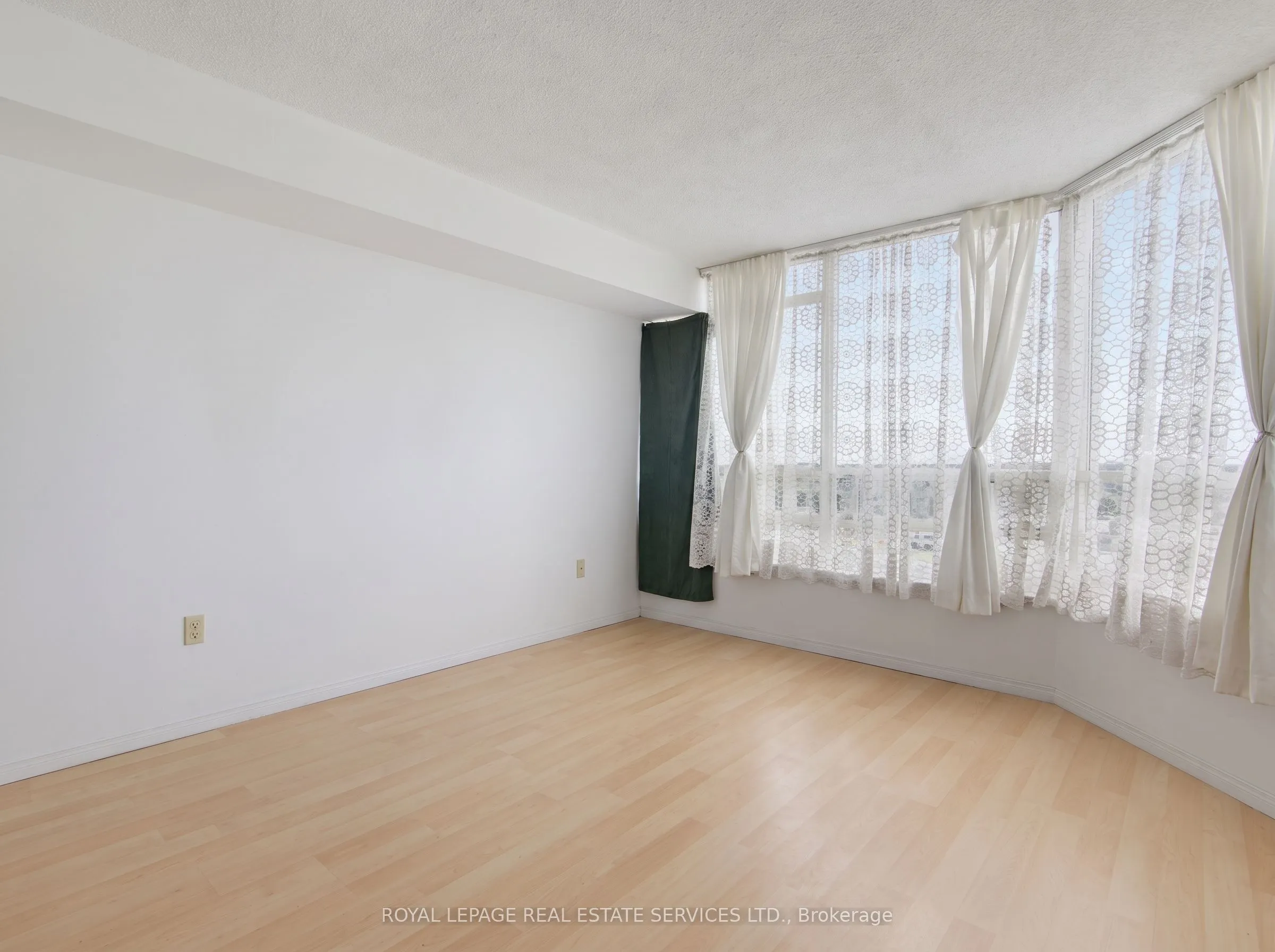 75 King Street E #1212