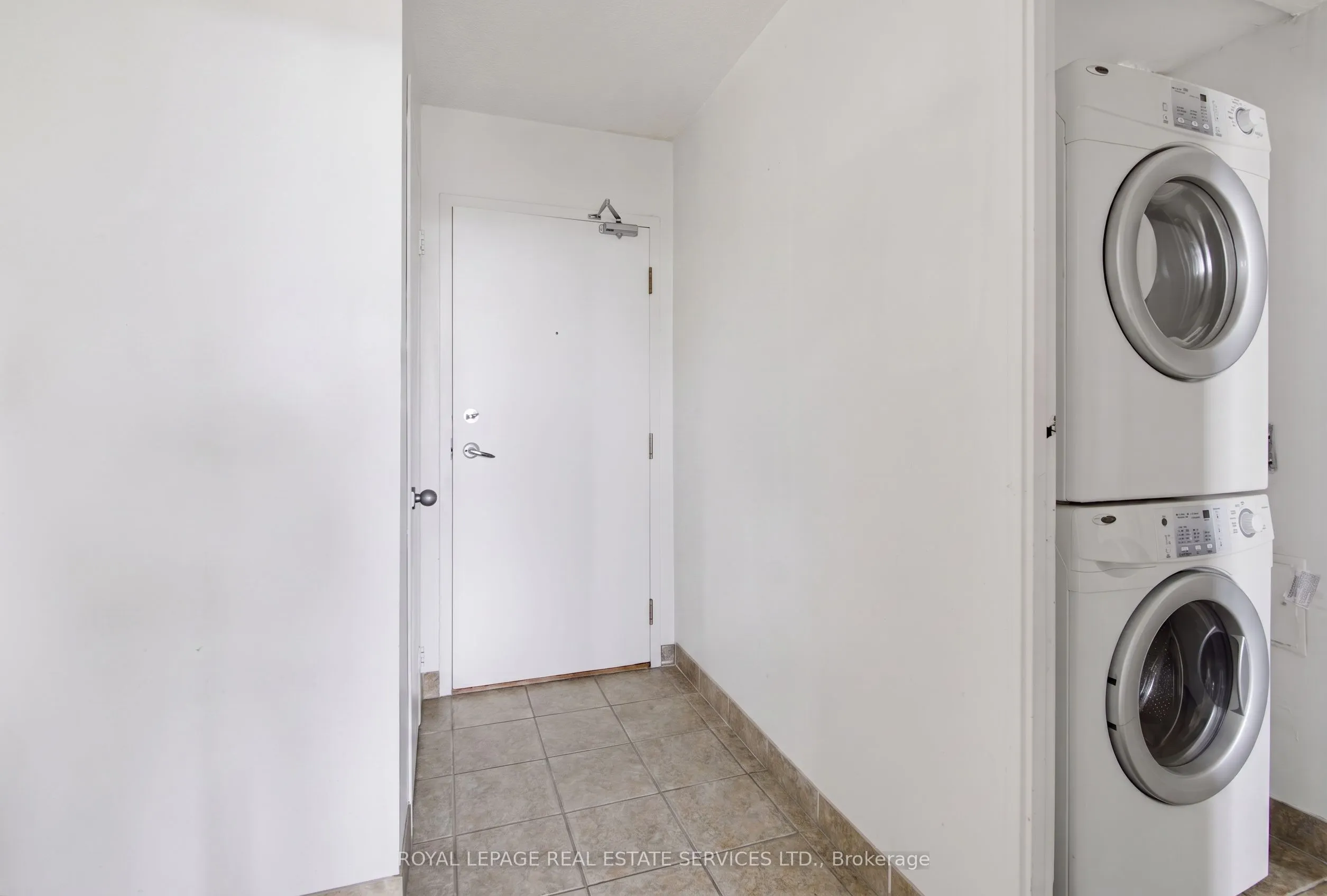 75 King Street E #1212