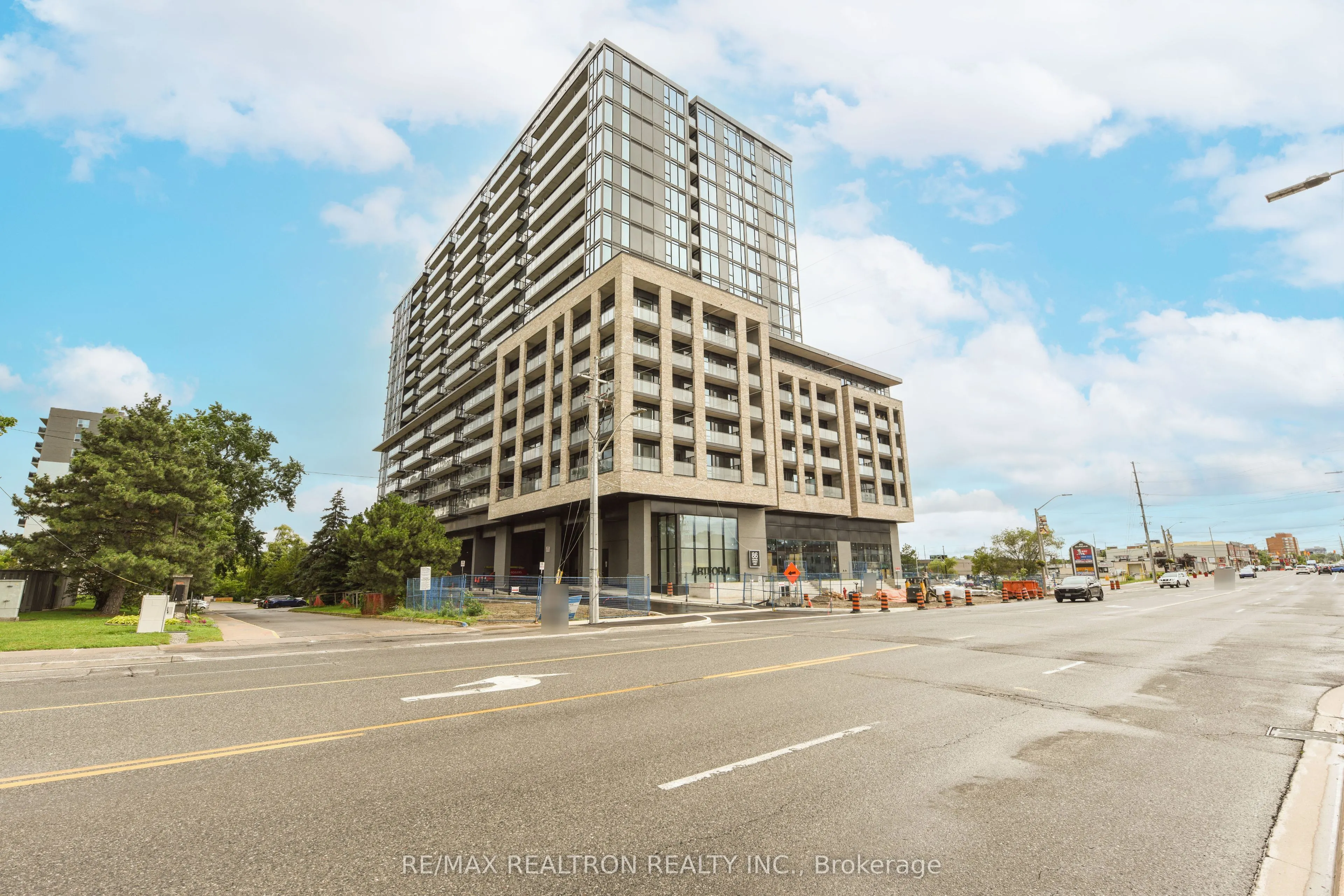 86 Dundas Street E #410