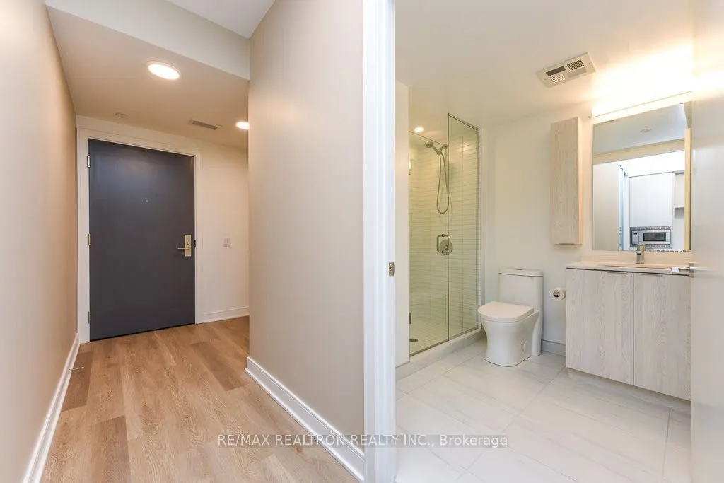 86 Dundas Street E #410