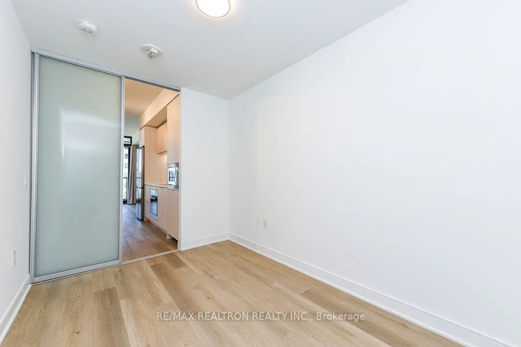 86 Dundas Street E #410