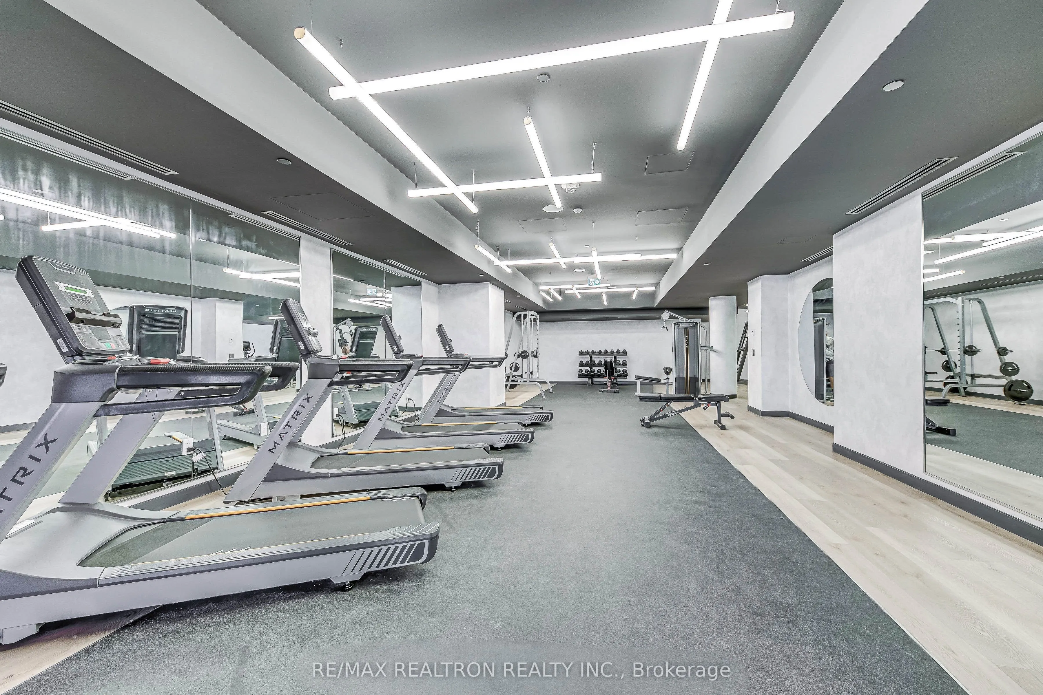86 Dundas Street E #410