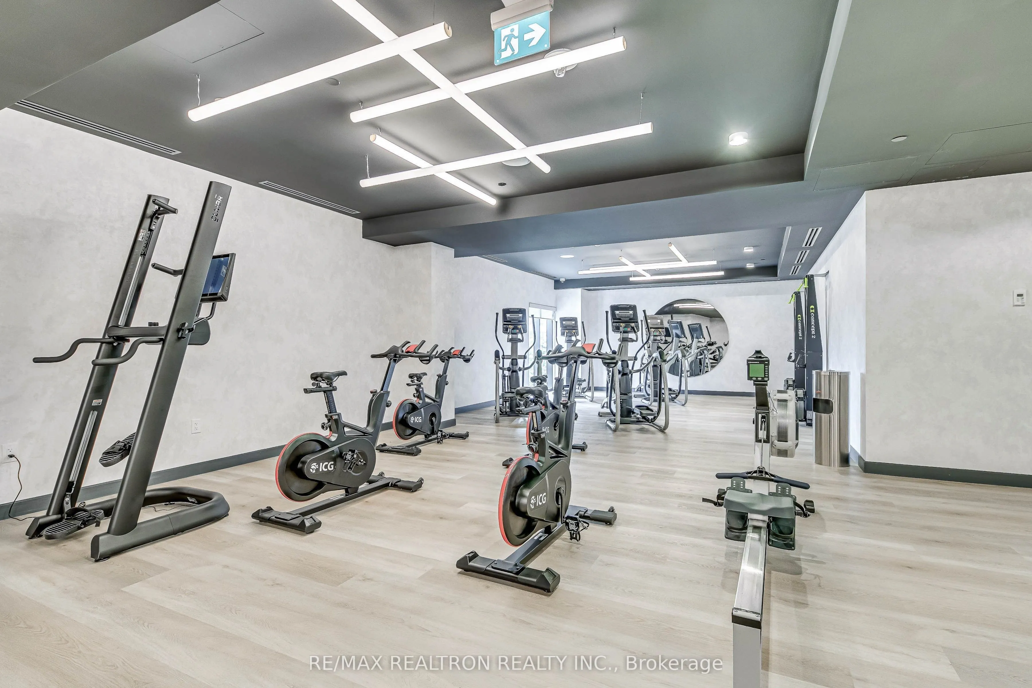 86 Dundas Street E #410