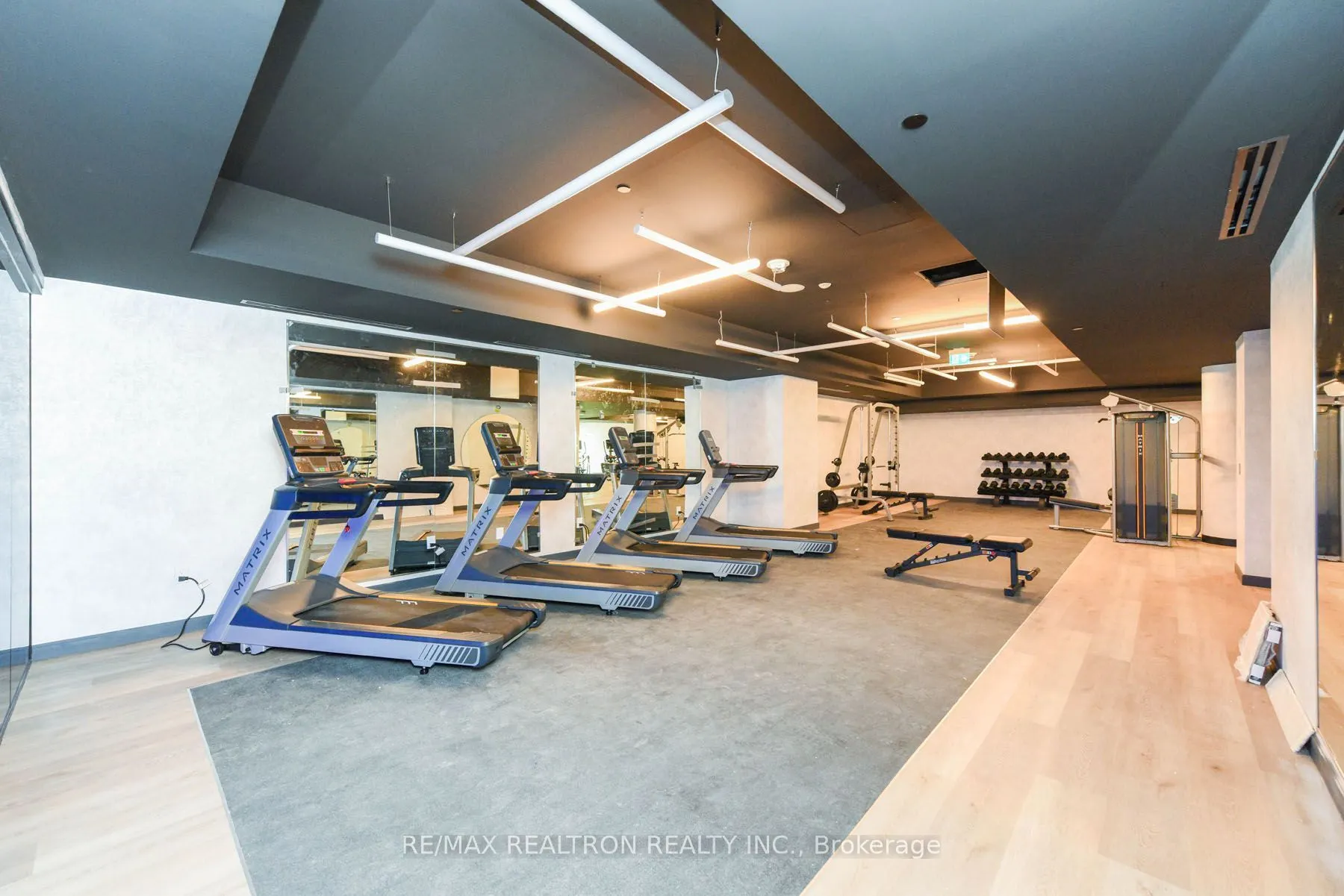 86 Dundas Street E #410