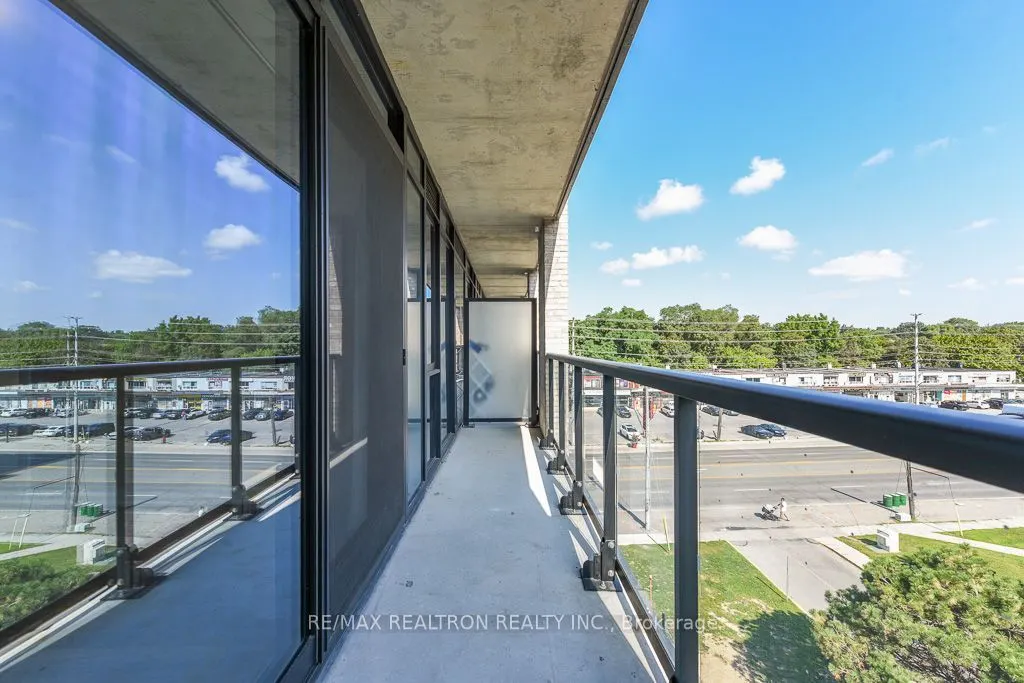 86 Dundas Street E #410