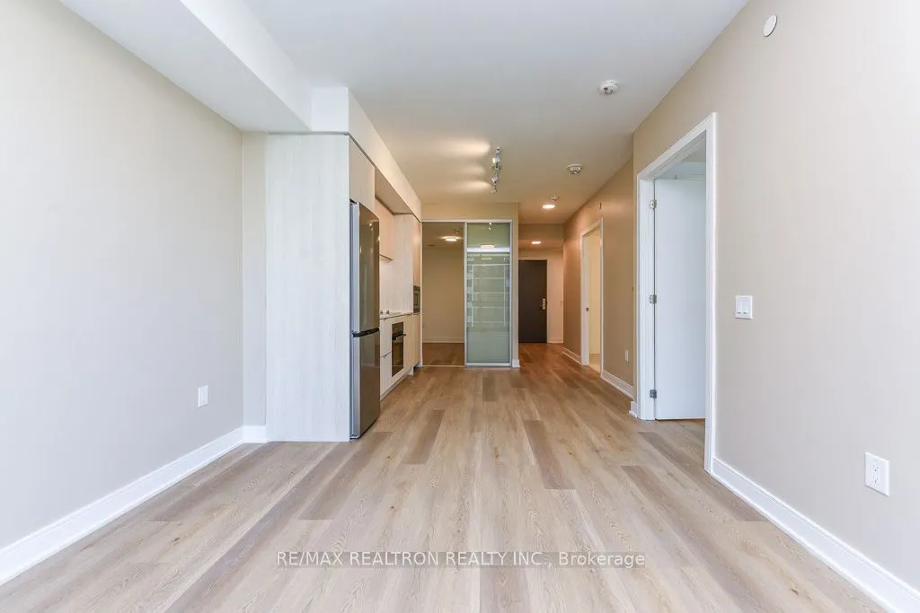86 Dundas Street E #410