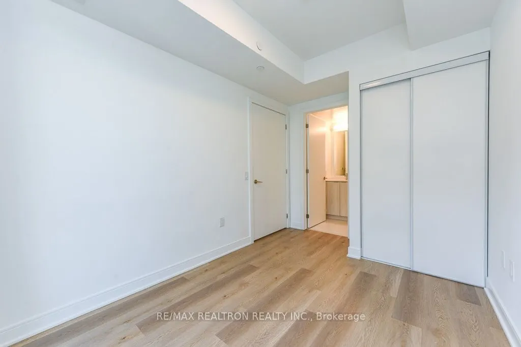 86 Dundas Street E #410